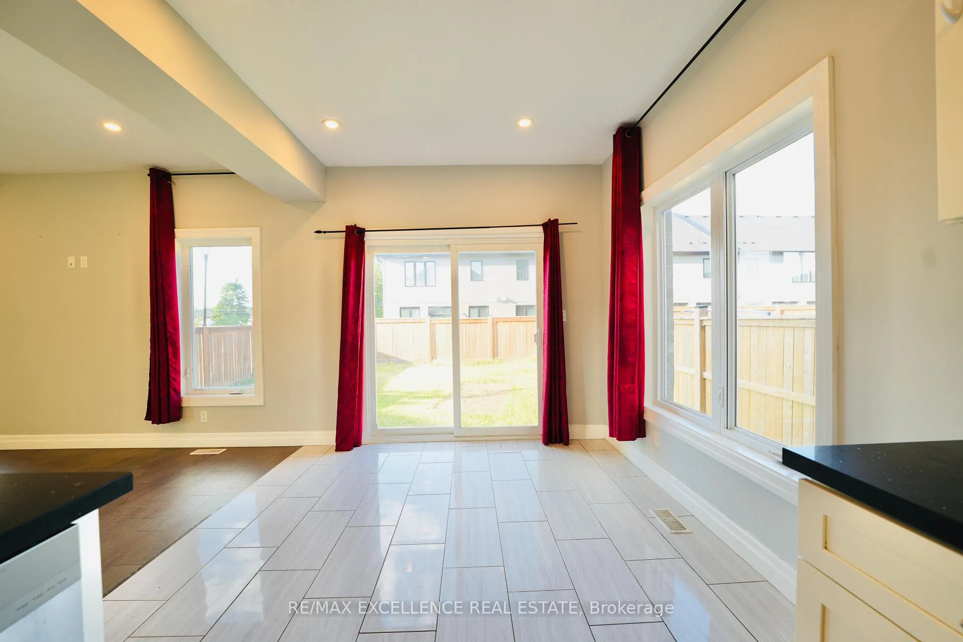 Photo 10 of 3023 Doyle Drive, London, South U — HOMEH