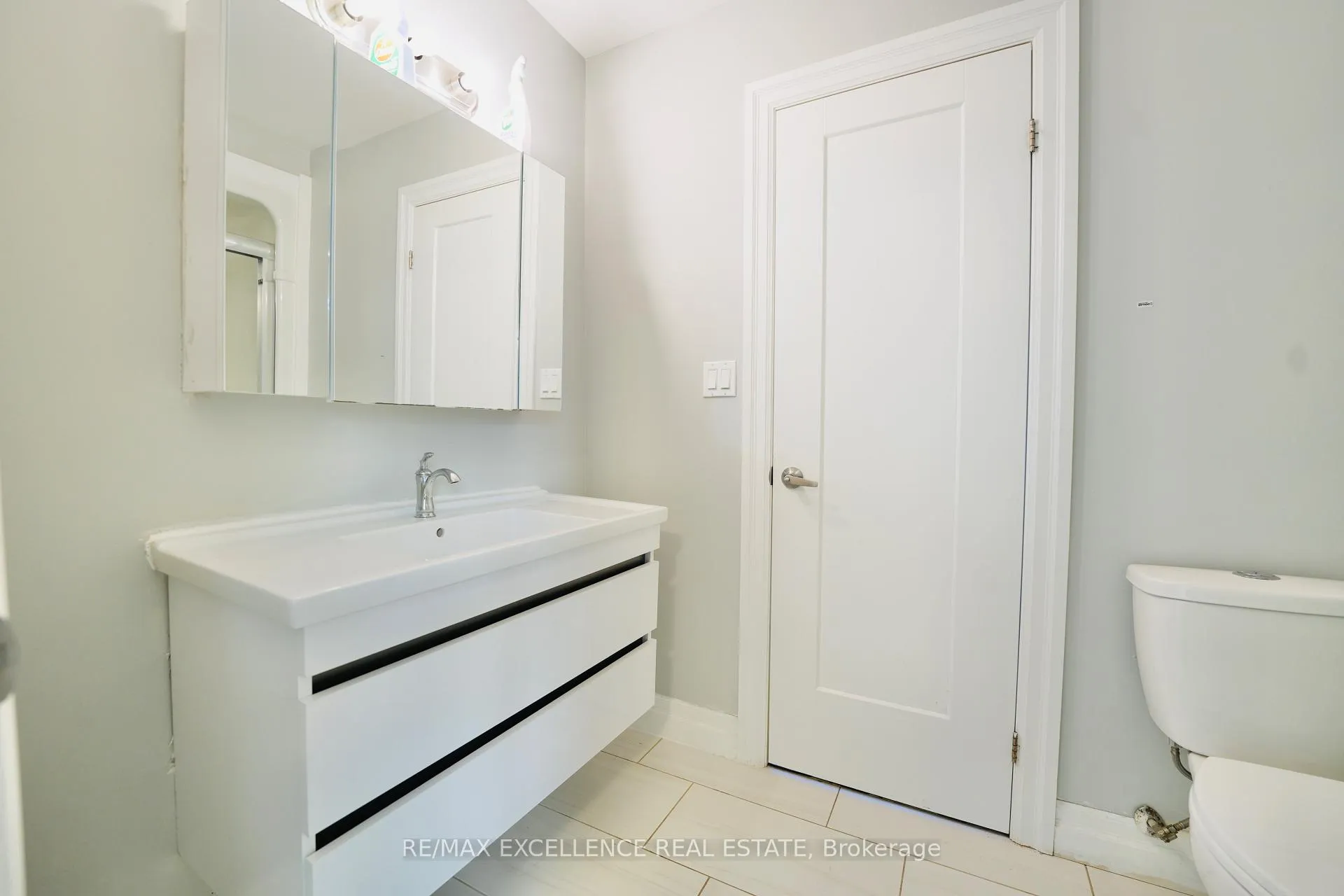 Photo 17 of 3023 Doyle Drive, London, South U — HOMEH