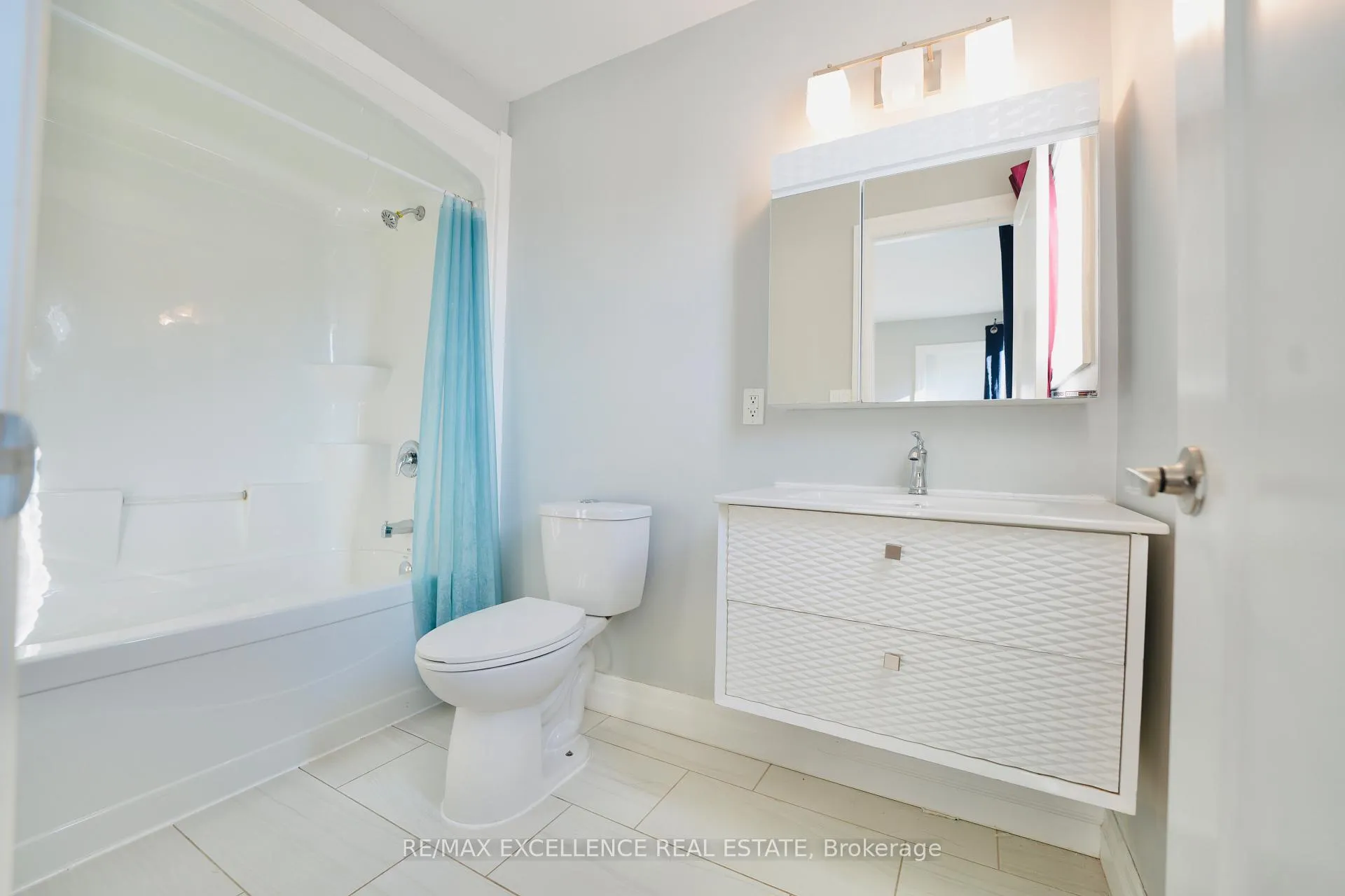 Photo 23 of 3023 Doyle Drive, London, South U — HOMEH