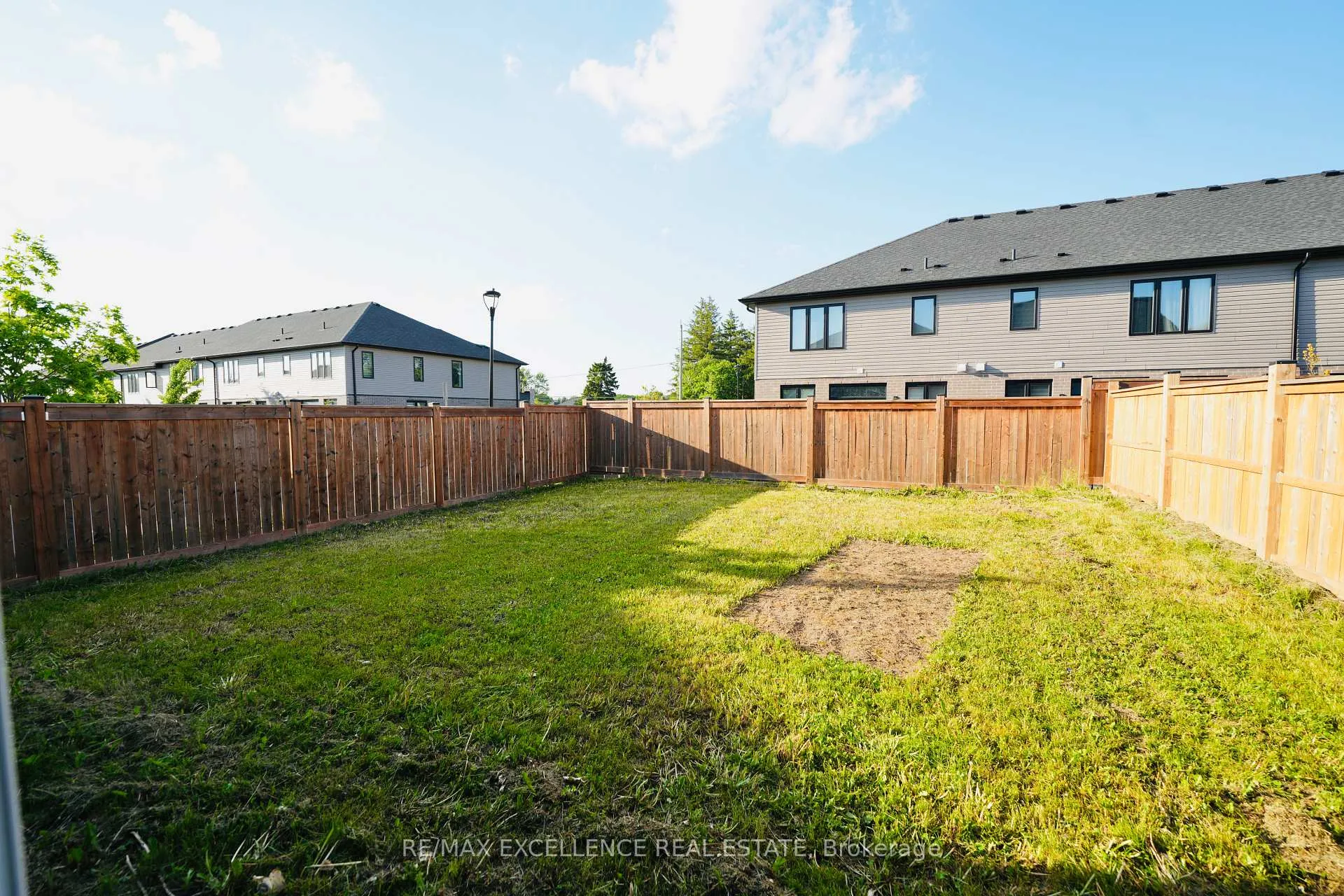 Photo 24 of 3023 Doyle Drive, London, South U — HOMEH