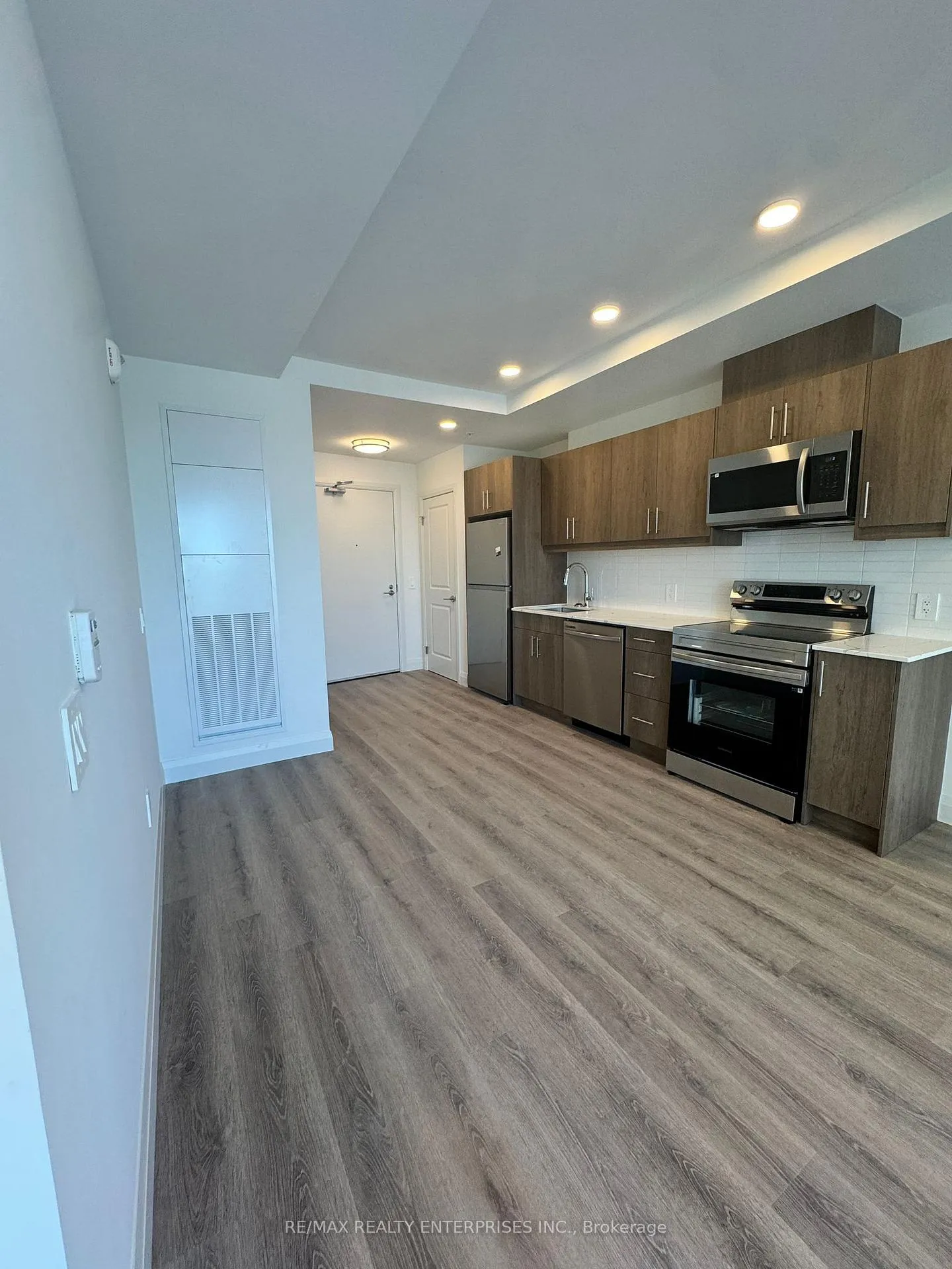 Photo 6 of Unit 1102, 1333 Weber Street, Kitchener — HOMEH