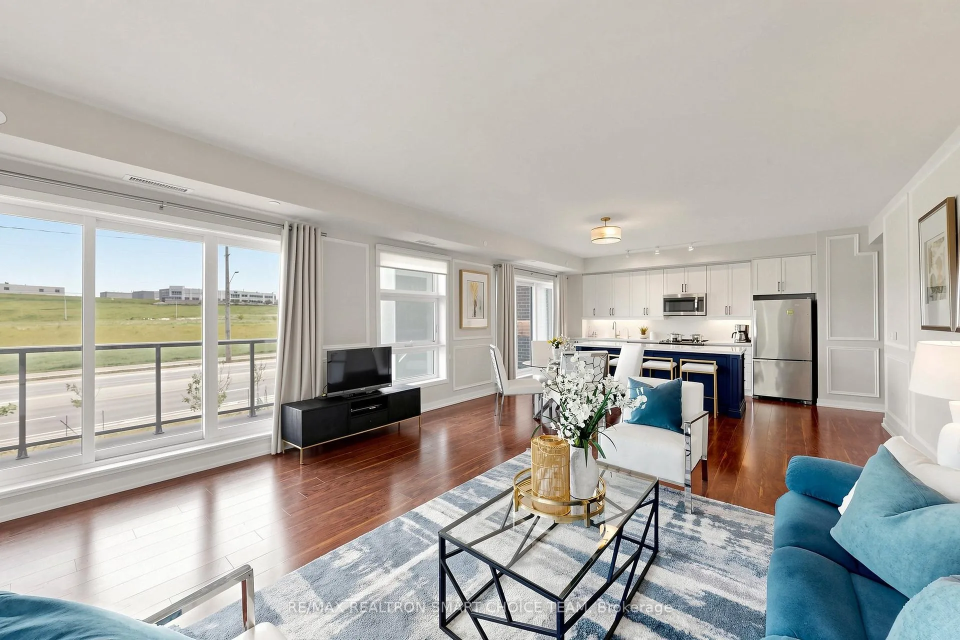 Photo 7 of Unit 213, 555 William Graham Drive, Aurora, Rural Aurora — HOMEH