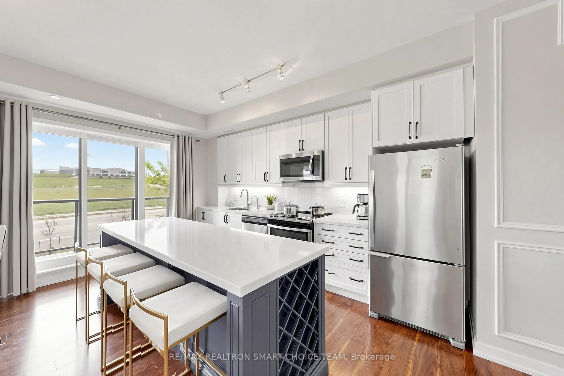 Photo 10 of Unit 213, 555 William Graham Drive, Aurora, Rural Aurora — HOMEH