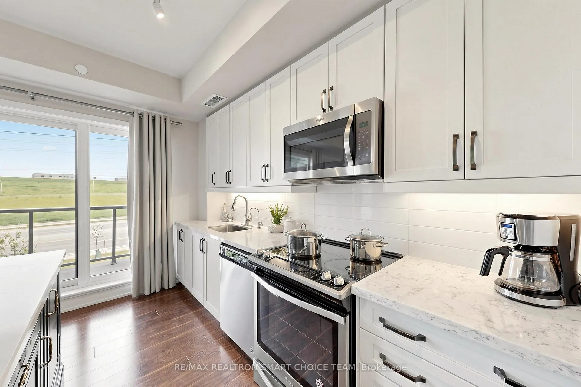 Photo 11 of Unit 213, 555 William Graham Drive, Aurora, Rural Aurora — HOMEH