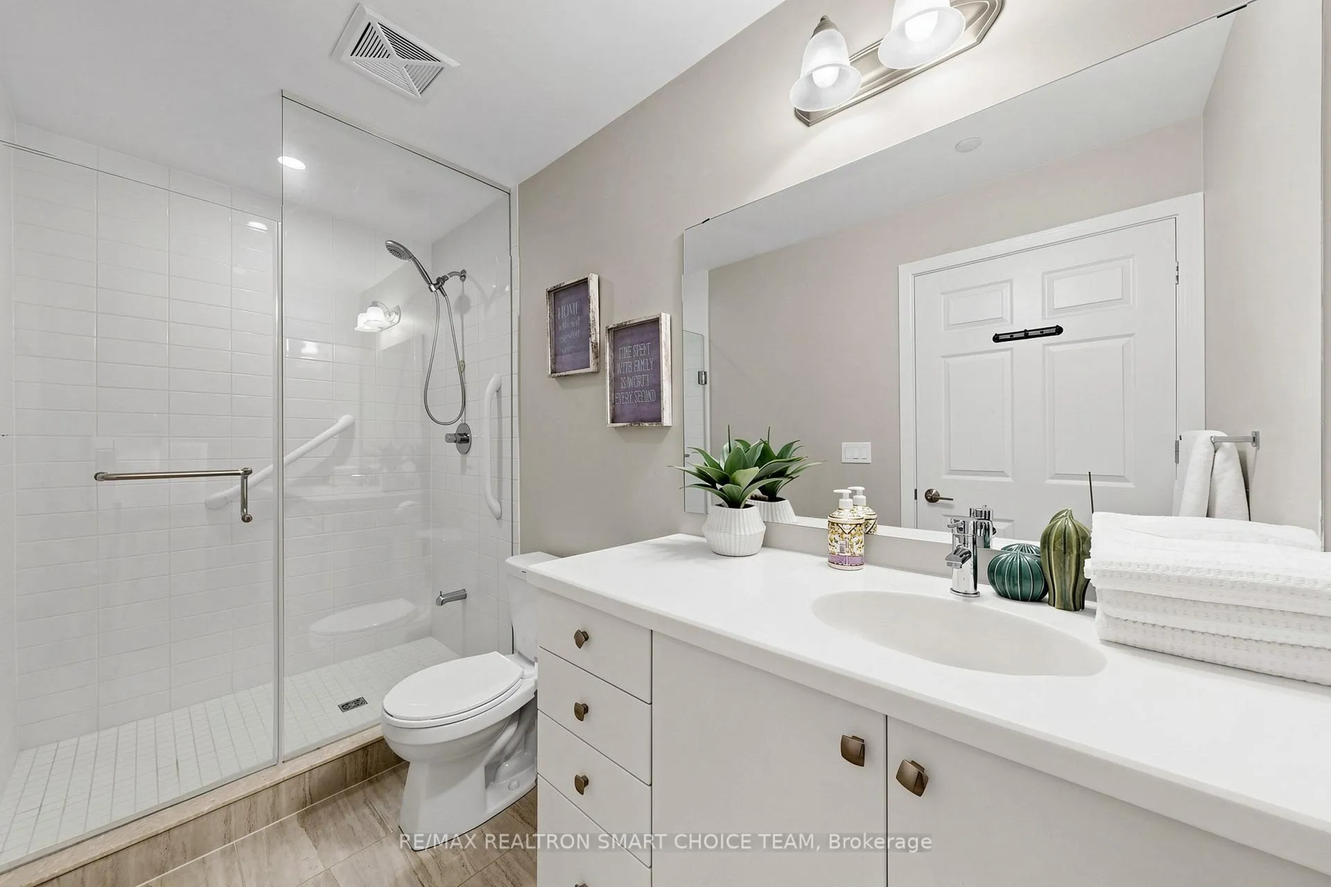 Photo 18 of Unit 213, 555 William Graham Drive, Aurora, Rural Aurora — HOMEH