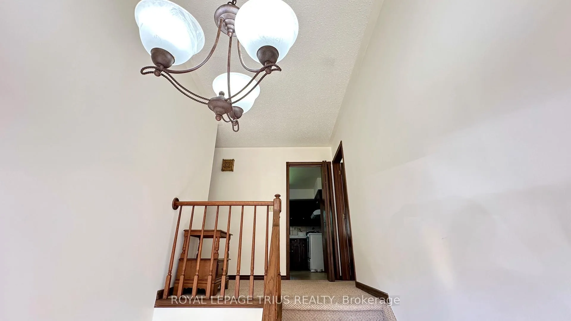 Photo 3 of 63 Lee Avenue, Norfolk, Simcoe — HOMEH