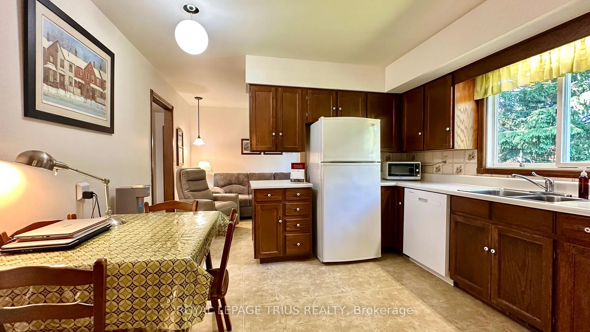 Photo 6 of 63 Lee Avenue, Norfolk, Simcoe — HOMEH