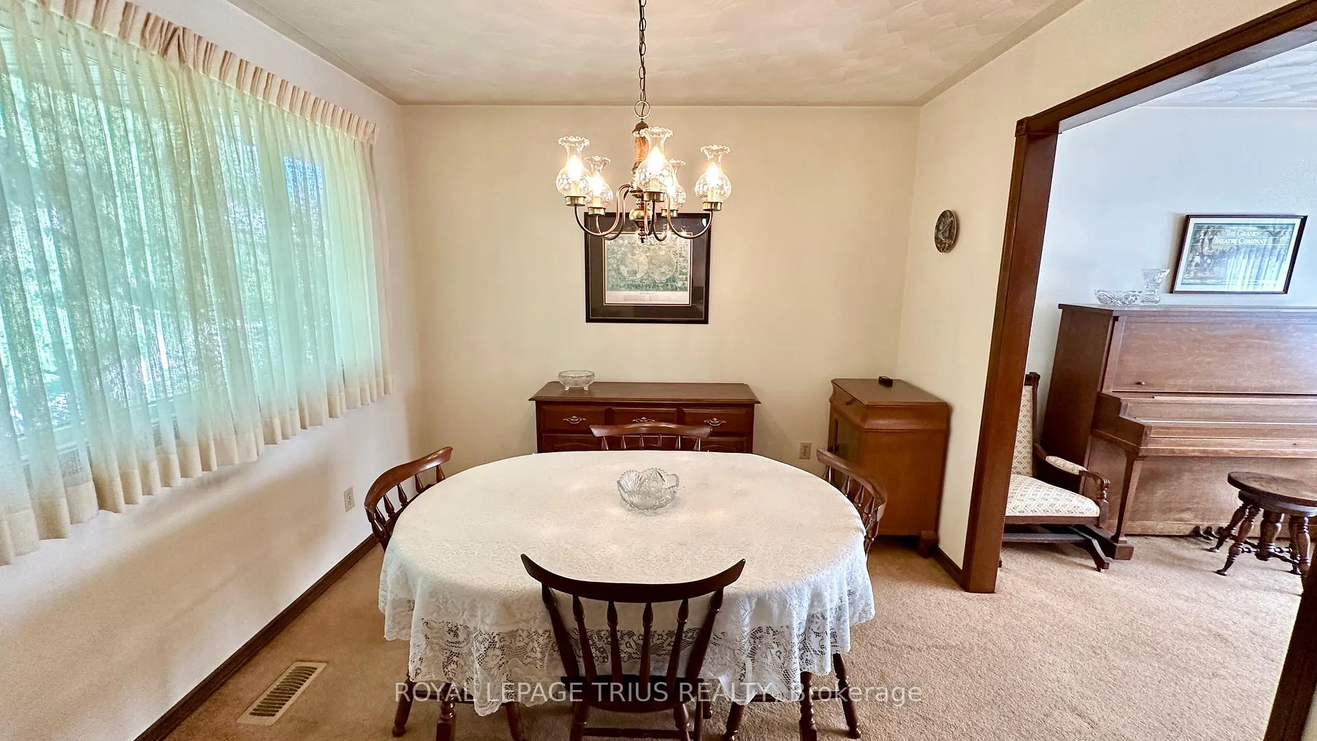 Photo 9 of 63 Lee Avenue, Norfolk, Simcoe — HOMEH