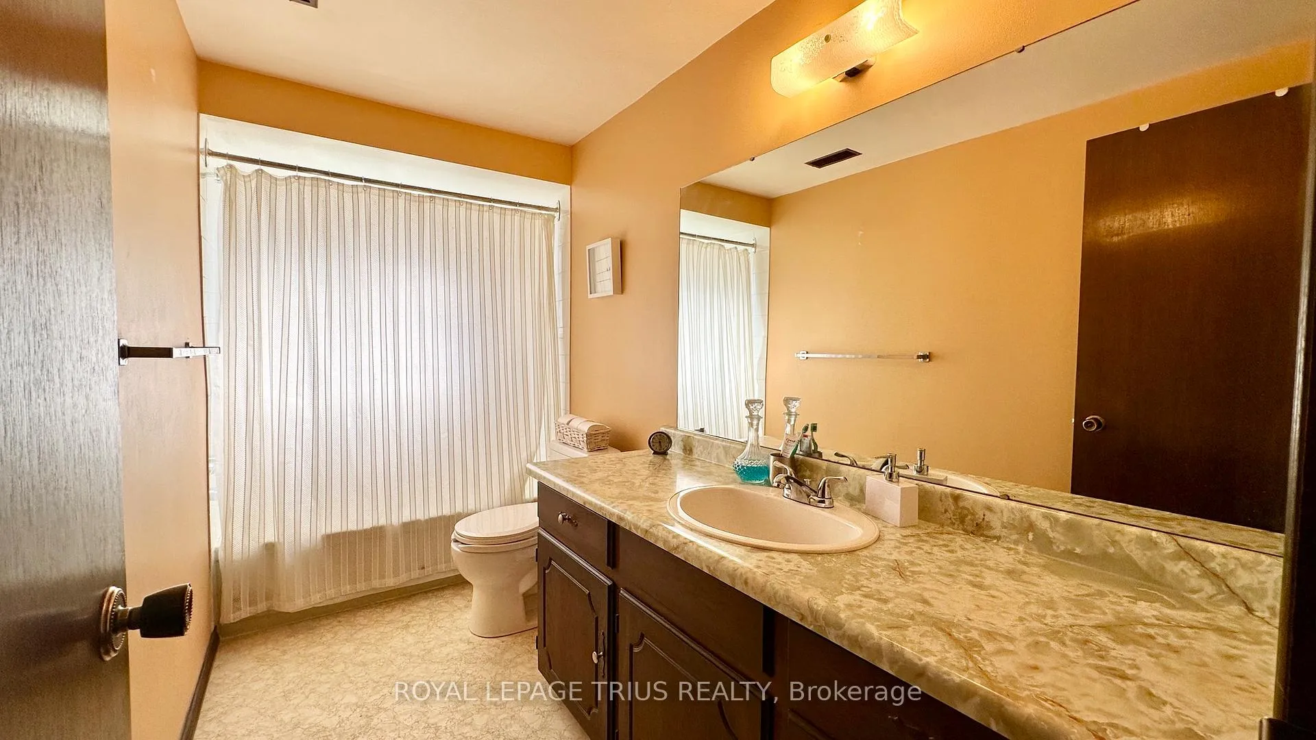 Photo 23 of 63 Lee Avenue, Norfolk, Simcoe — HOMEH
