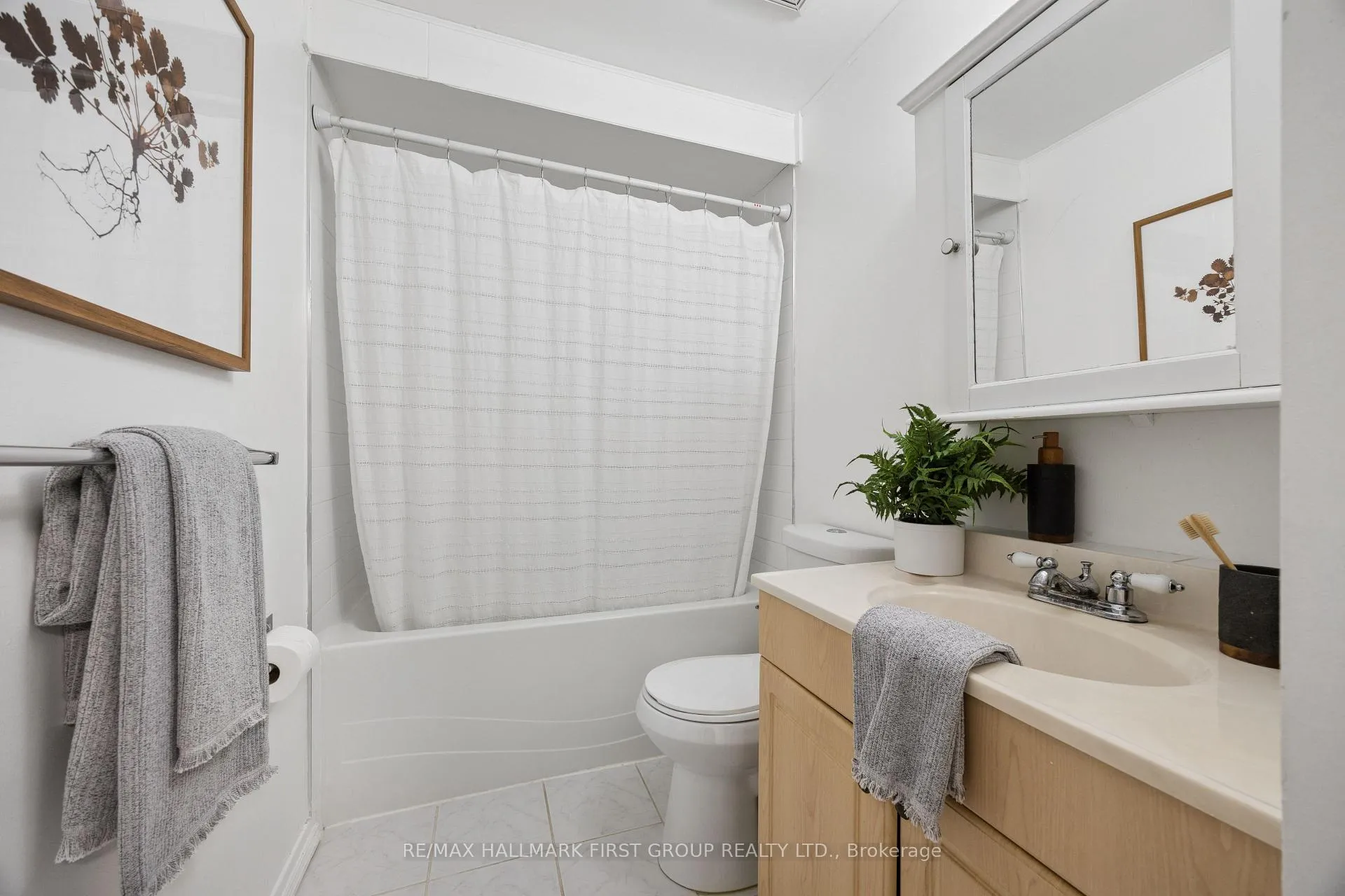 Photo 22 of 50 Radford Drive, Ajax, Central West — HOMEH
