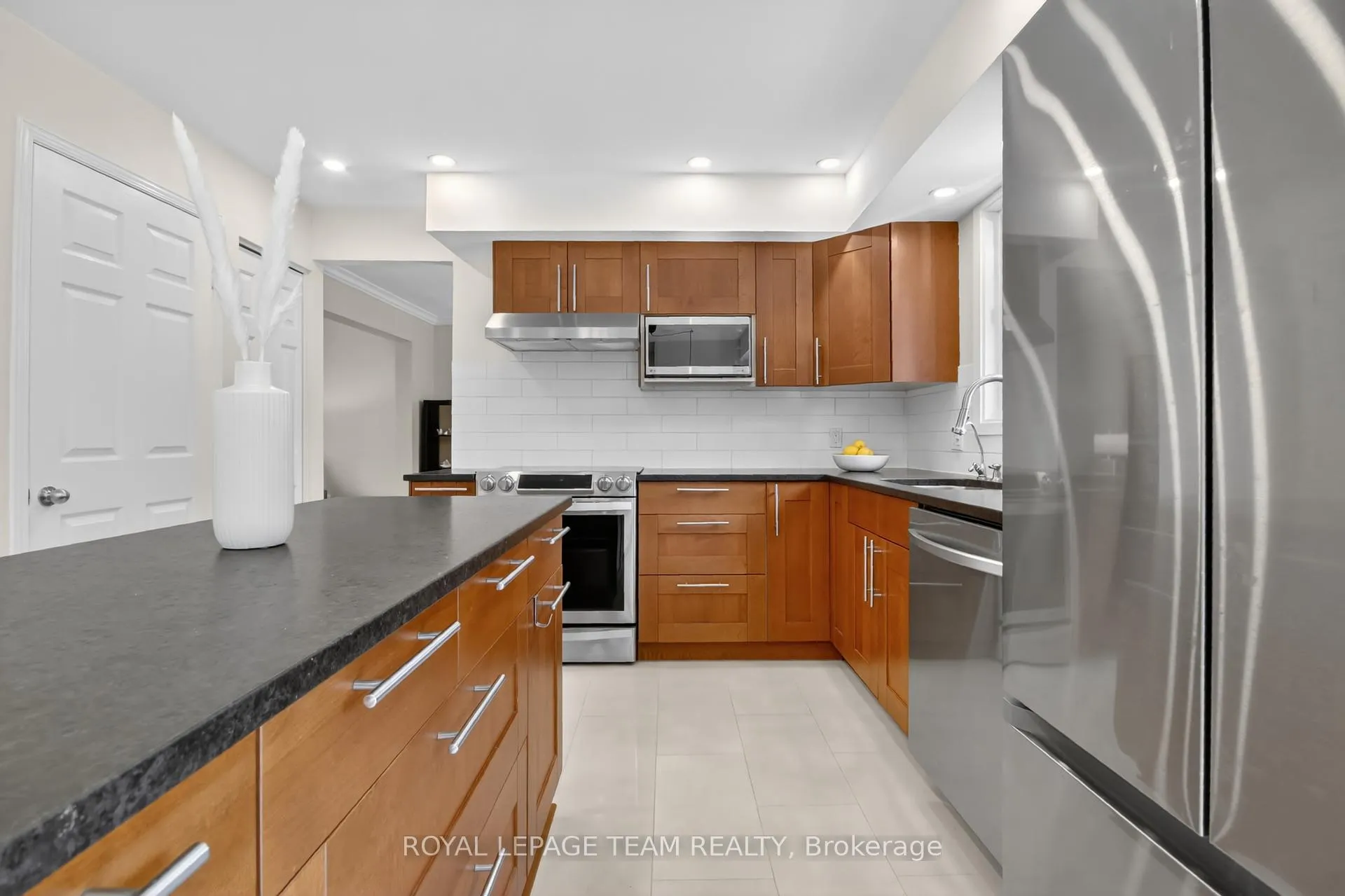 Photo 17 of 7116 Quinnfield Way, Ottawa, Greely — HOMEH