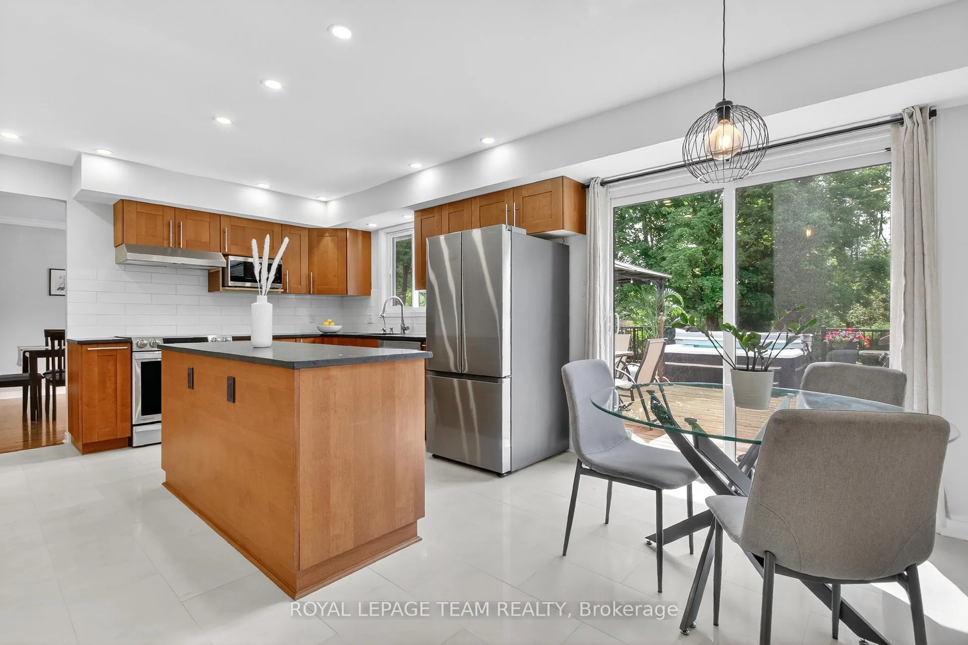 Photo 19 of 7116 Quinnfield Way, Ottawa, Greely — HOMEH