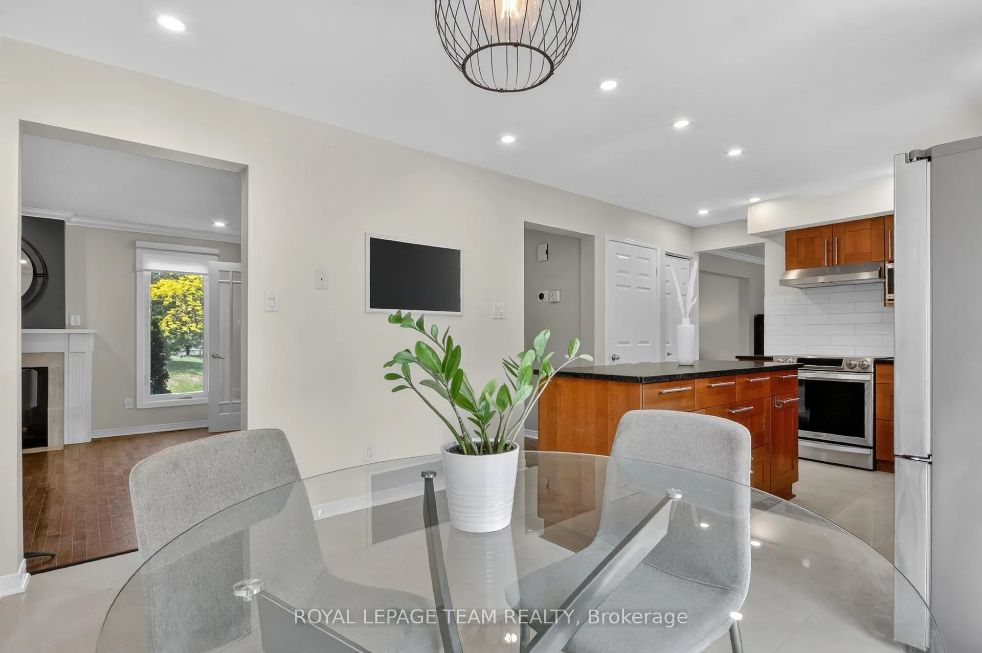 Photo 22 of 7116 Quinnfield Way, Ottawa, Greely — HOMEH
