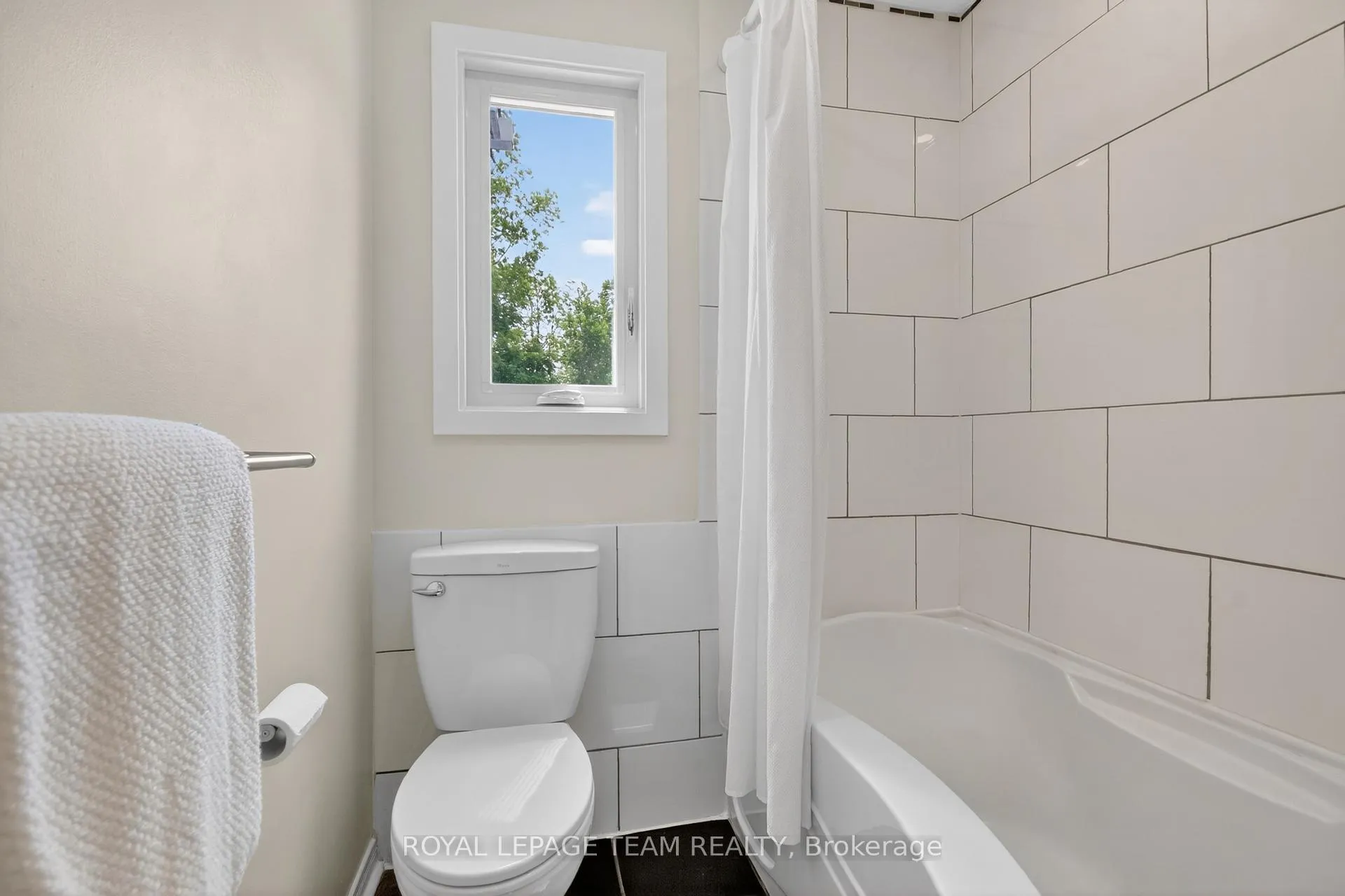 Photo 35 of 7116 Quinnfield Way, Ottawa, Greely — HOMEH