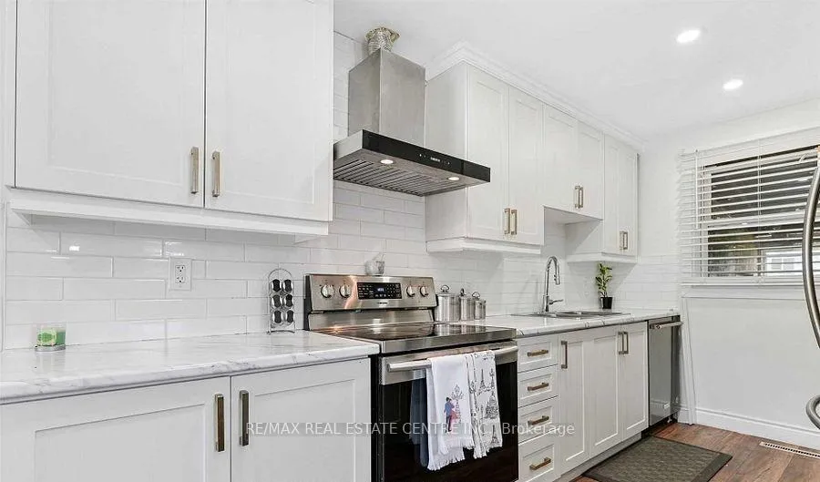 Photo 8 of 6260 Ellsworth Place, Niagara Falls, Oldfield — HOMEH