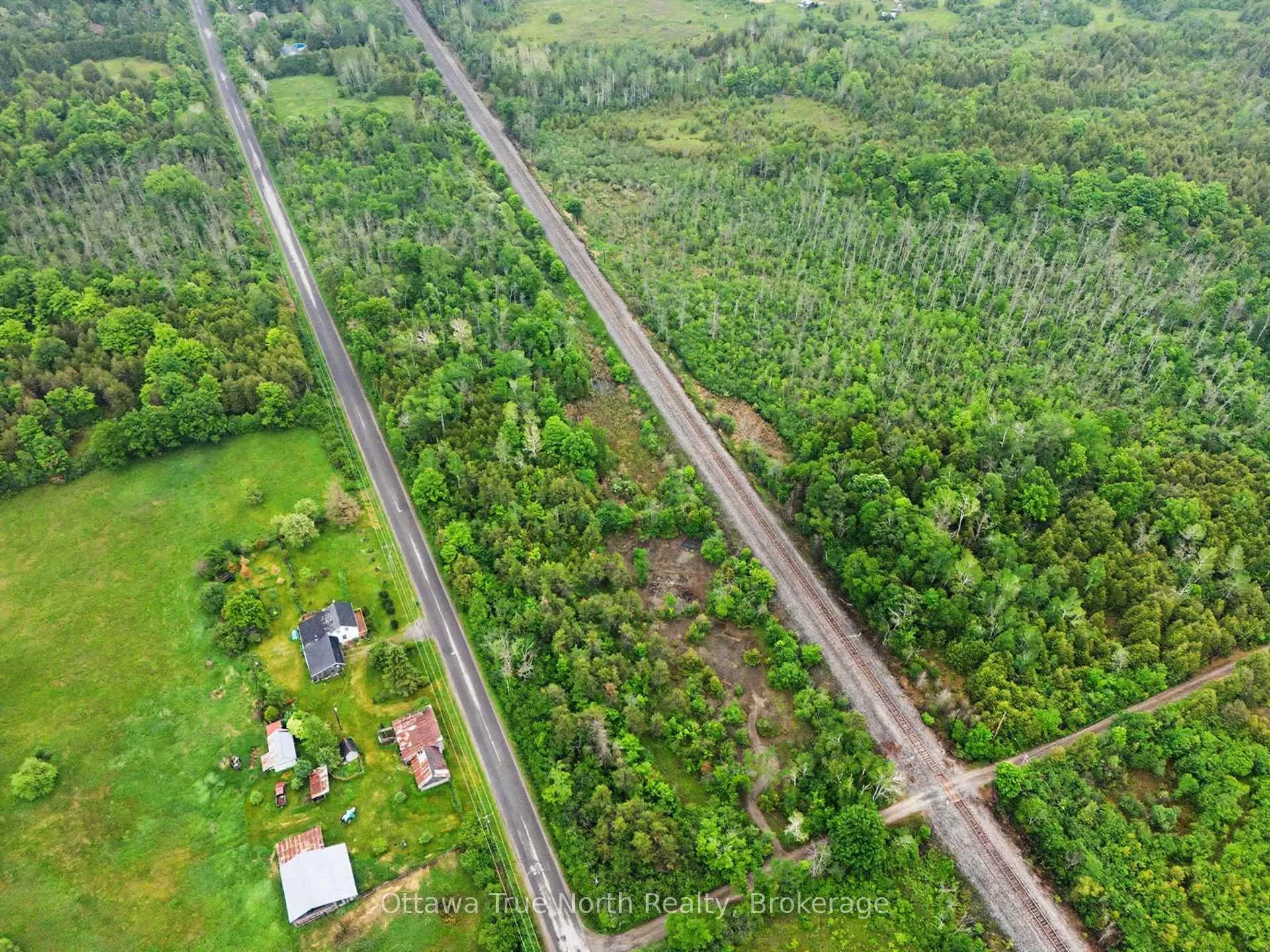 Photo 6 of 412 Scotch Line Road, North Grenville, North Grenville Twp (Kemptville South) — HOMEH