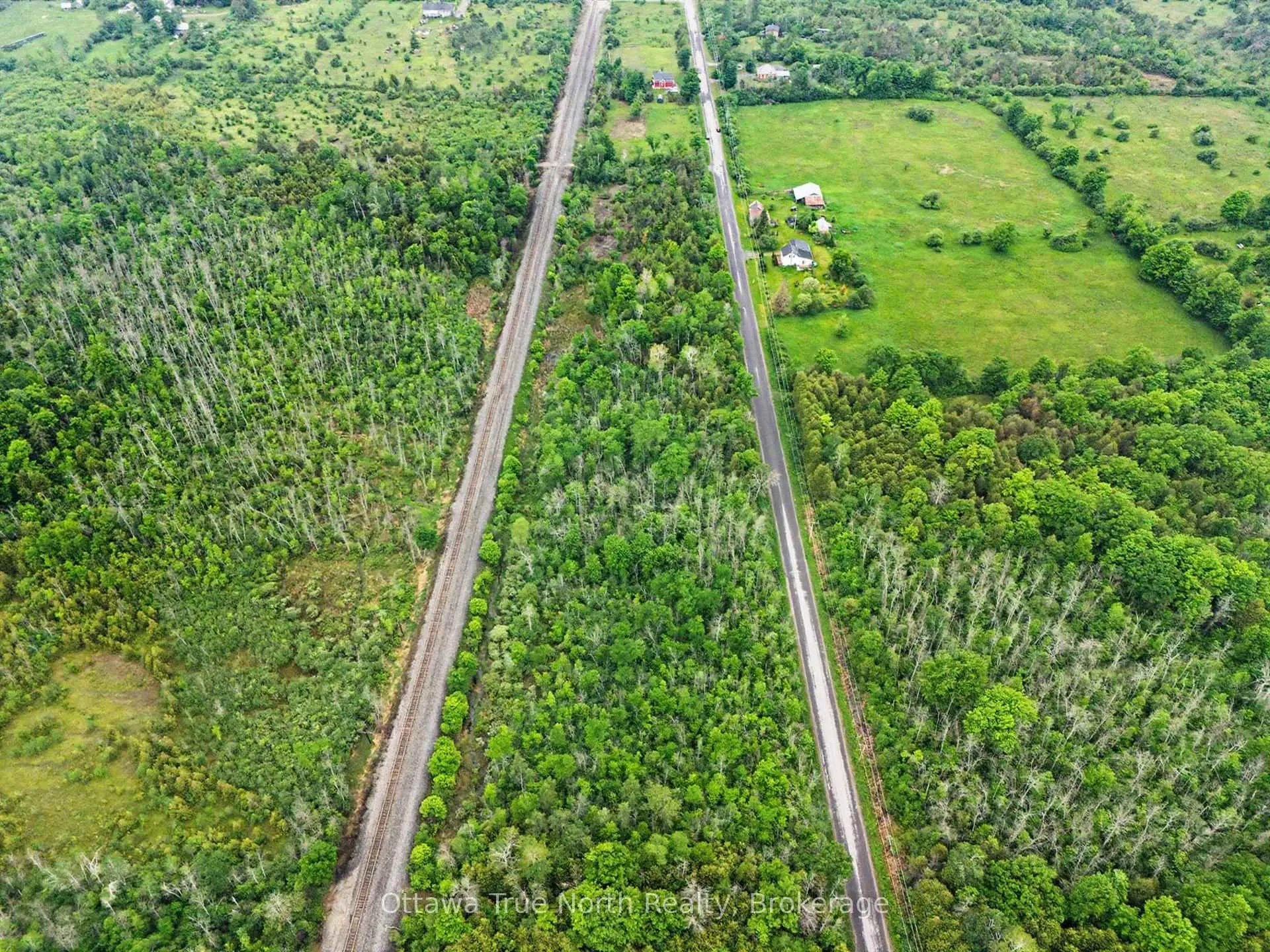 Photo 9 of 412 Scotch Line Road, North Grenville, North Grenville Twp (Kemptville South) — HOMEH