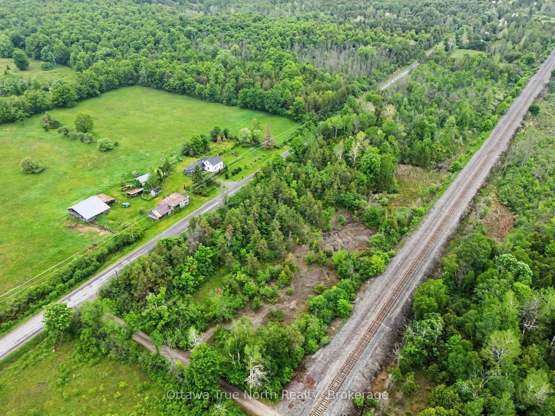Photo 10 of 412 Scotch Line Road, North Grenville, North Grenville Twp (Kemptville South) — HOMEH