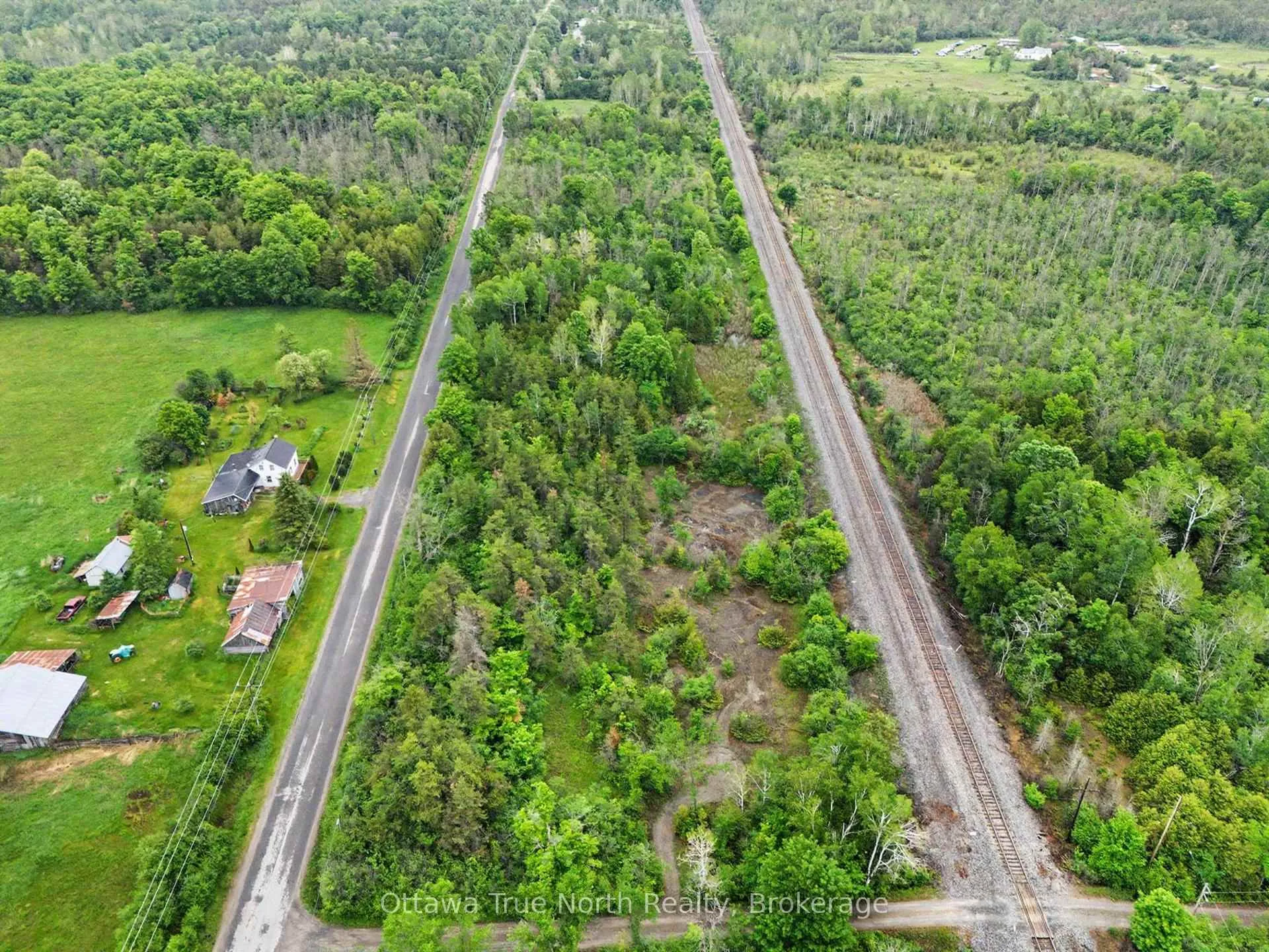 Photo 11 of 412 Scotch Line Road, North Grenville, North Grenville Twp (Kemptville South) — HOMEH