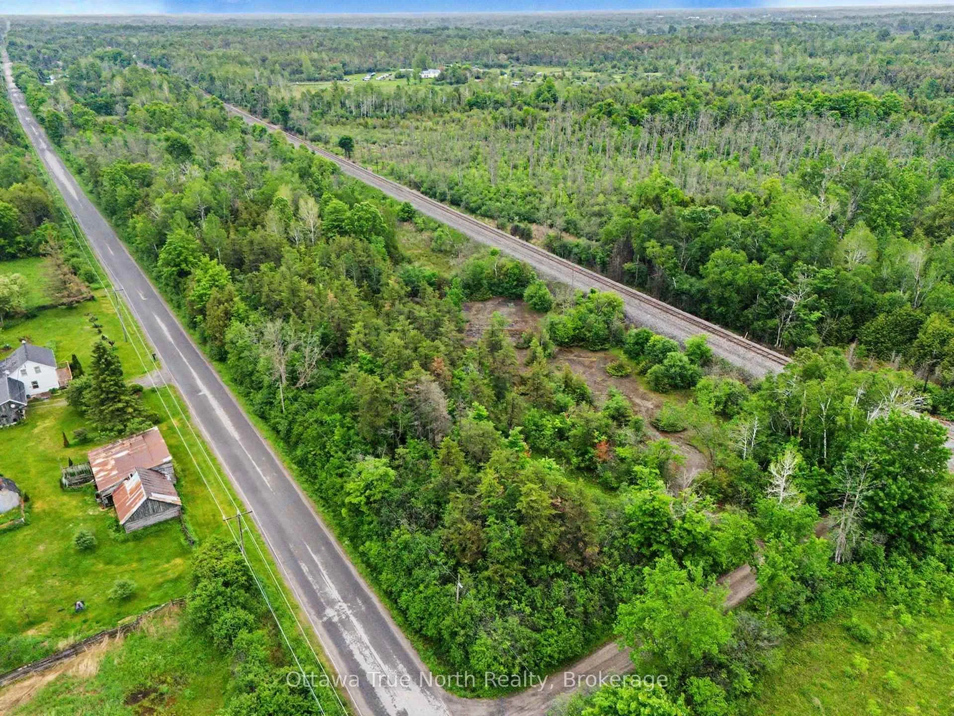 Photo 12 of 412 Scotch Line Road, North Grenville, North Grenville Twp (Kemptville South) — HOMEH
