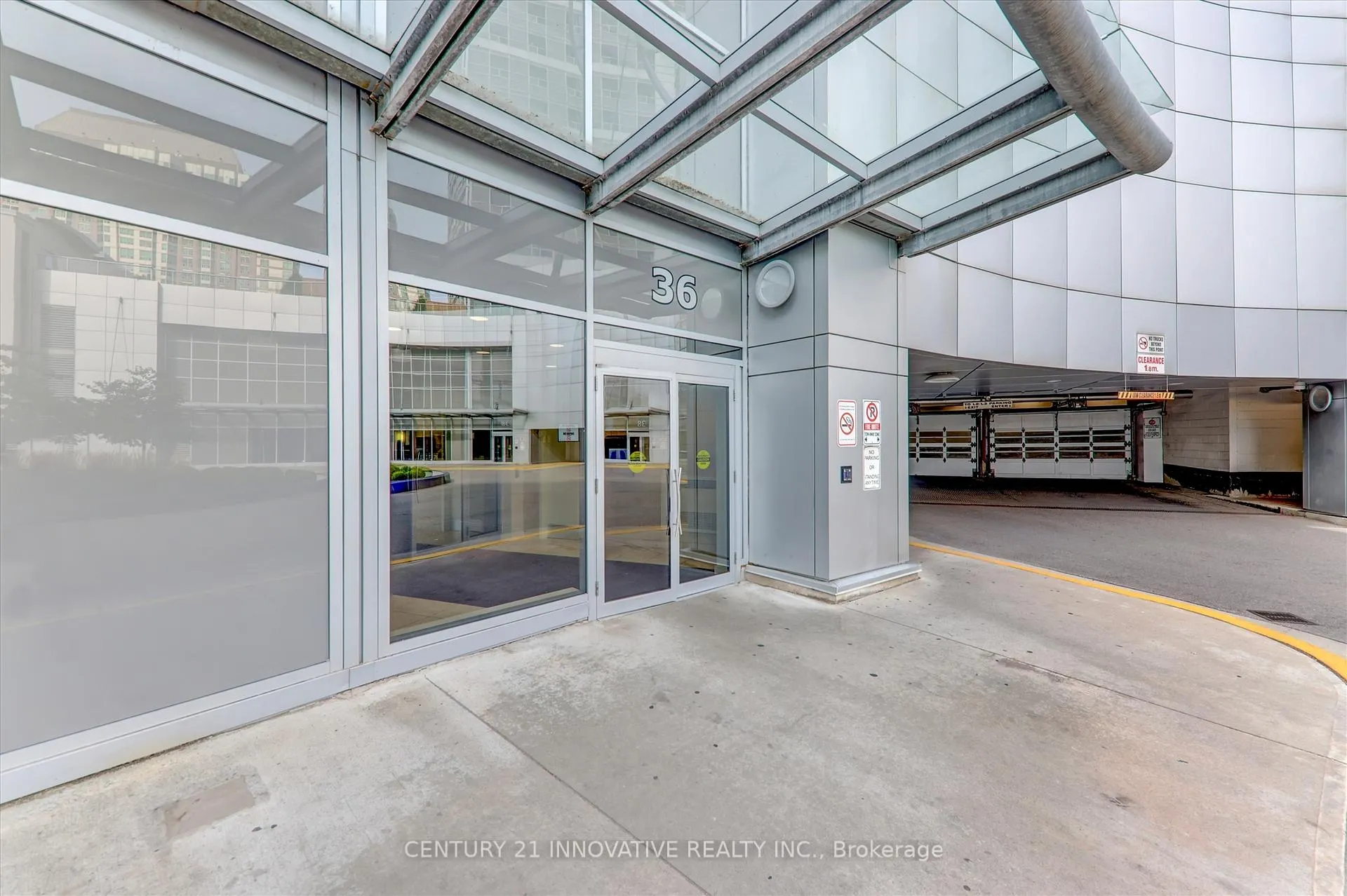 Photo 5 of Unit Th307, 36 Lee Centre Drive, Scarborough, Woburn — HOMEH