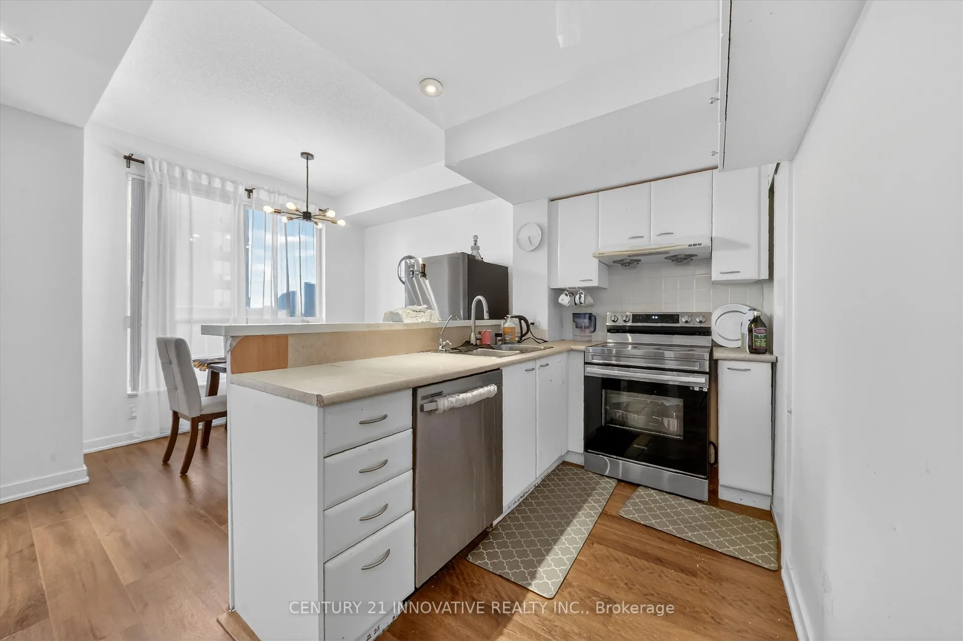 Photo 11 of Unit Th307, 36 Lee Centre Drive, Scarborough, Woburn — HOMEH