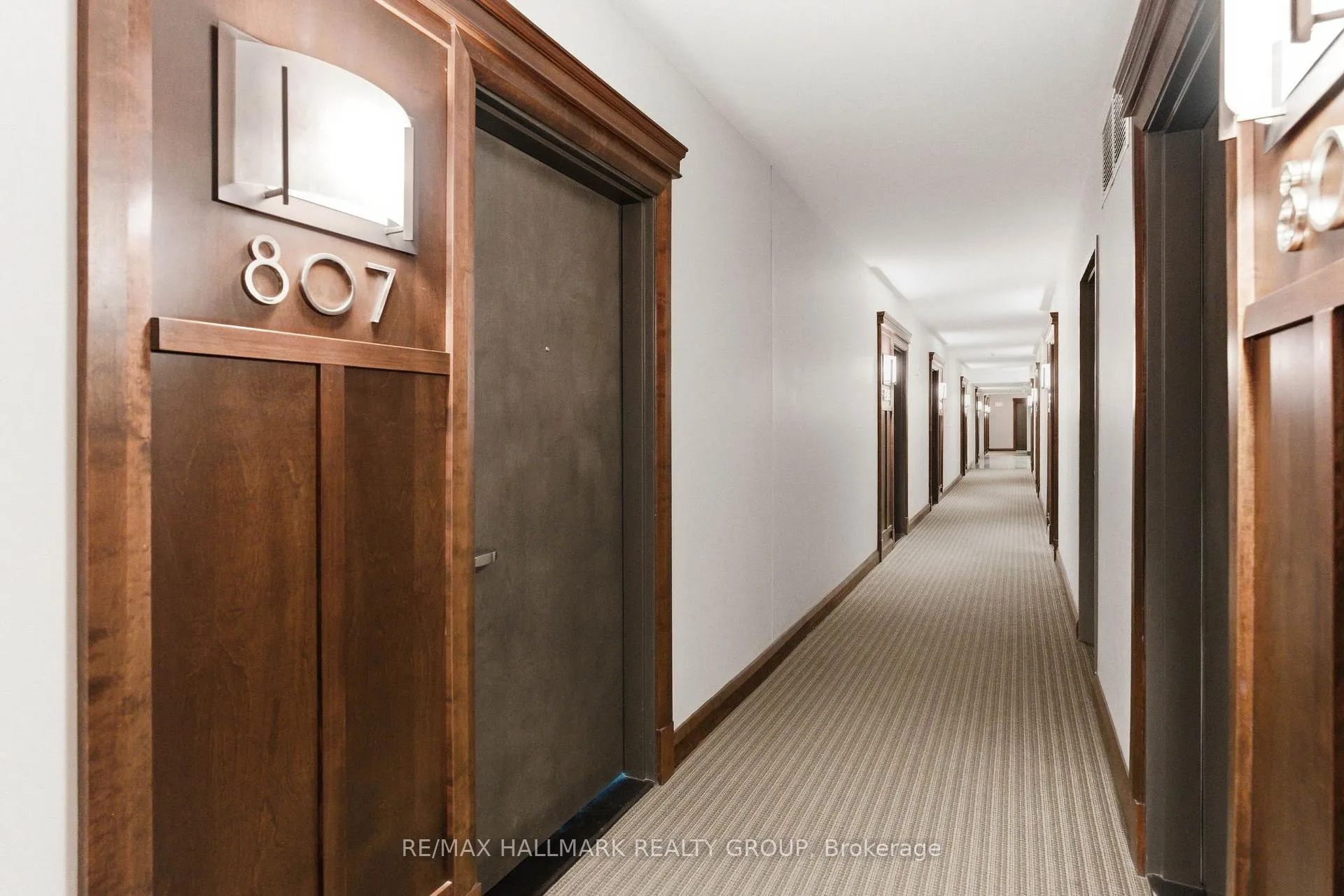 Photo 5 of Unit 807, 238 Besserer Street, Ottawa, Sandy Hill — HOMEH