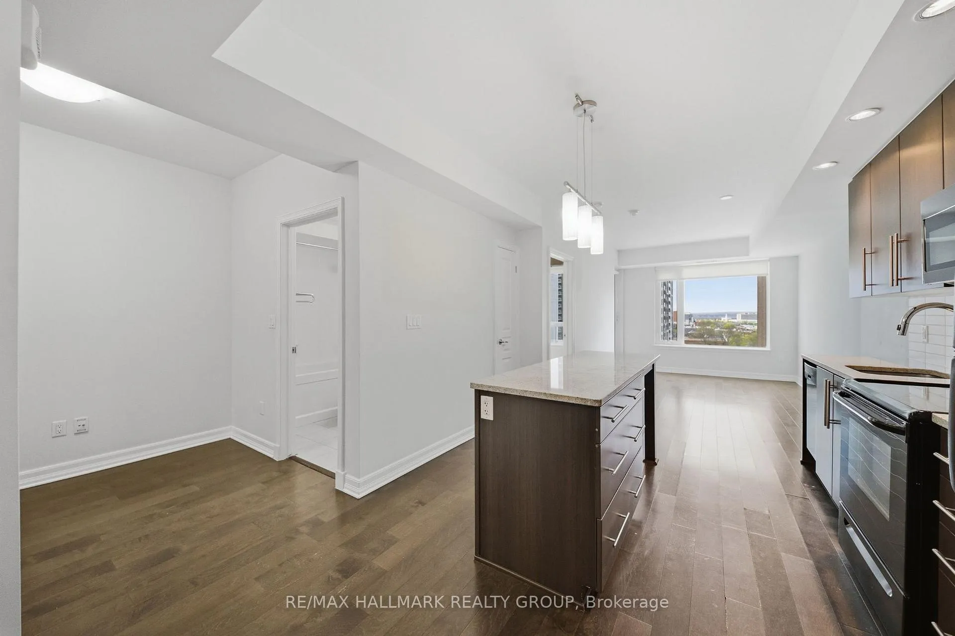 Photo 8 of Unit 807, 238 Besserer Street, Ottawa, Sandy Hill — HOMEH