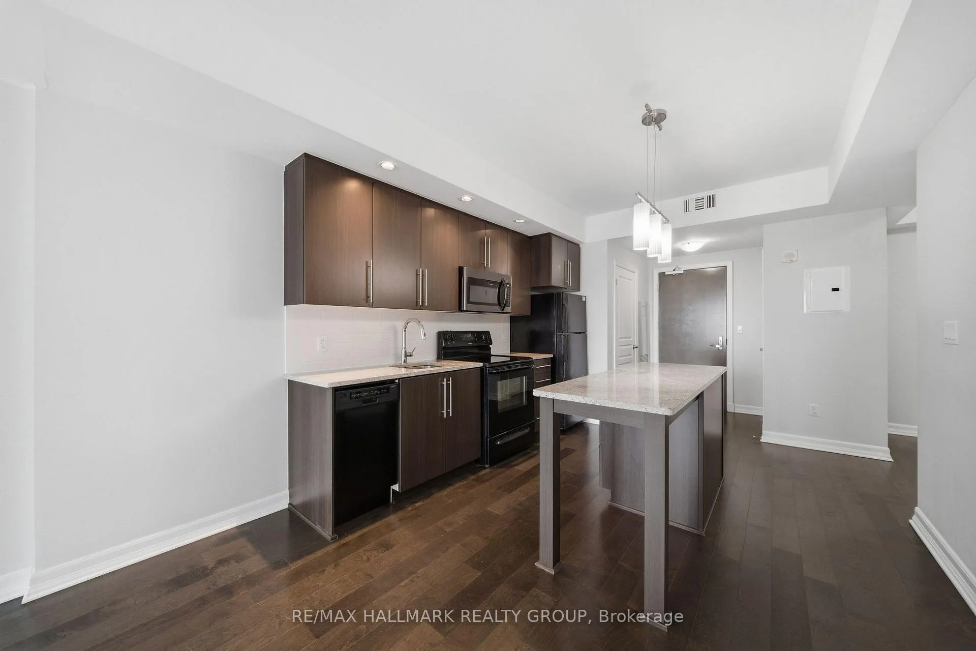Photo 12 of Unit 807, 238 Besserer Street, Ottawa, Sandy Hill — HOMEH