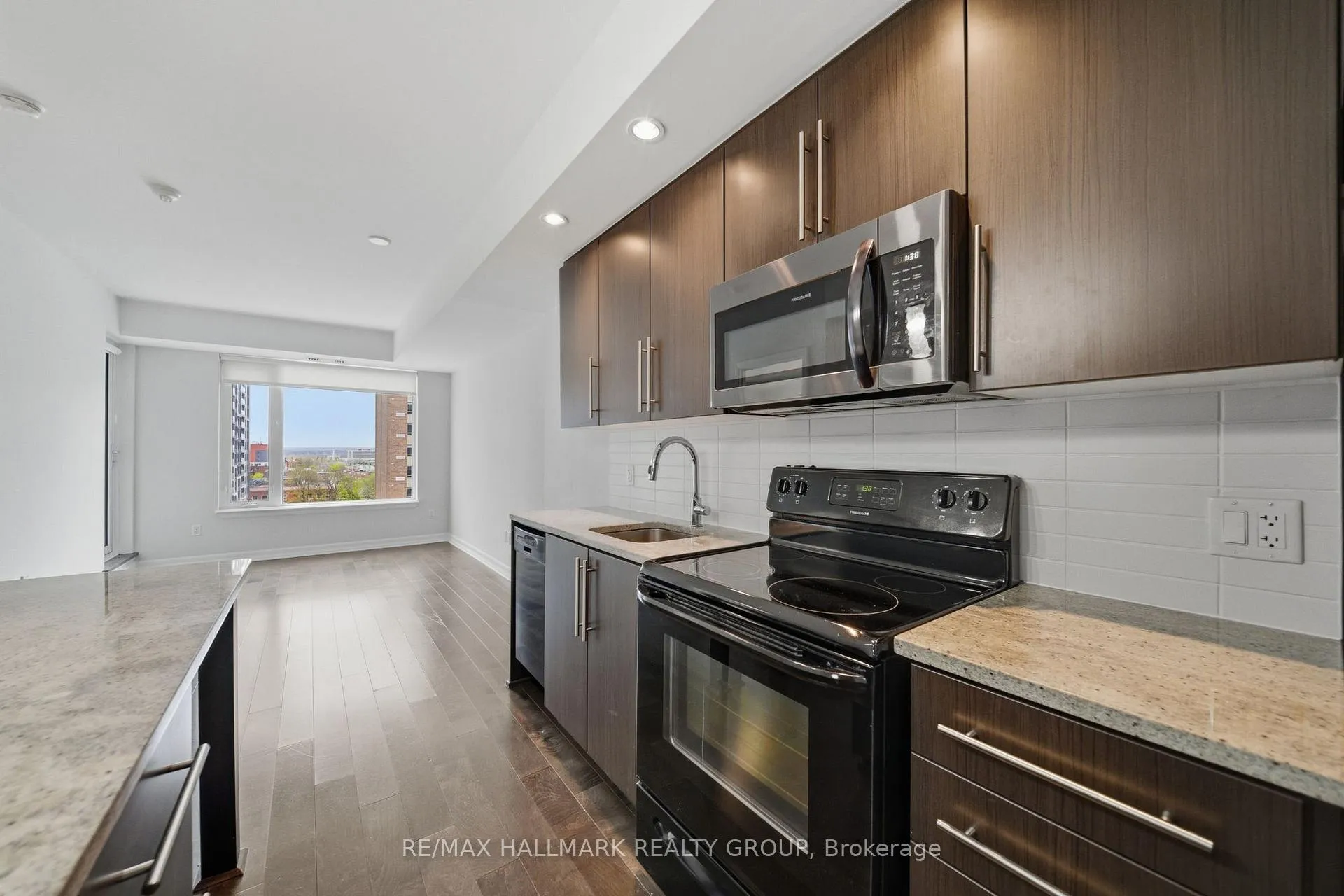 Photo 13 of Unit 807, 238 Besserer Street, Ottawa, Sandy Hill — HOMEH