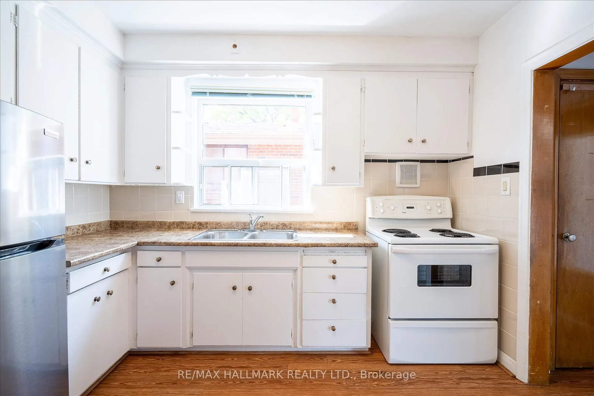 Photo 13 of 11 Priscilla Avenue, Toronto, Runnymede-Bloor West Village — HOMEH