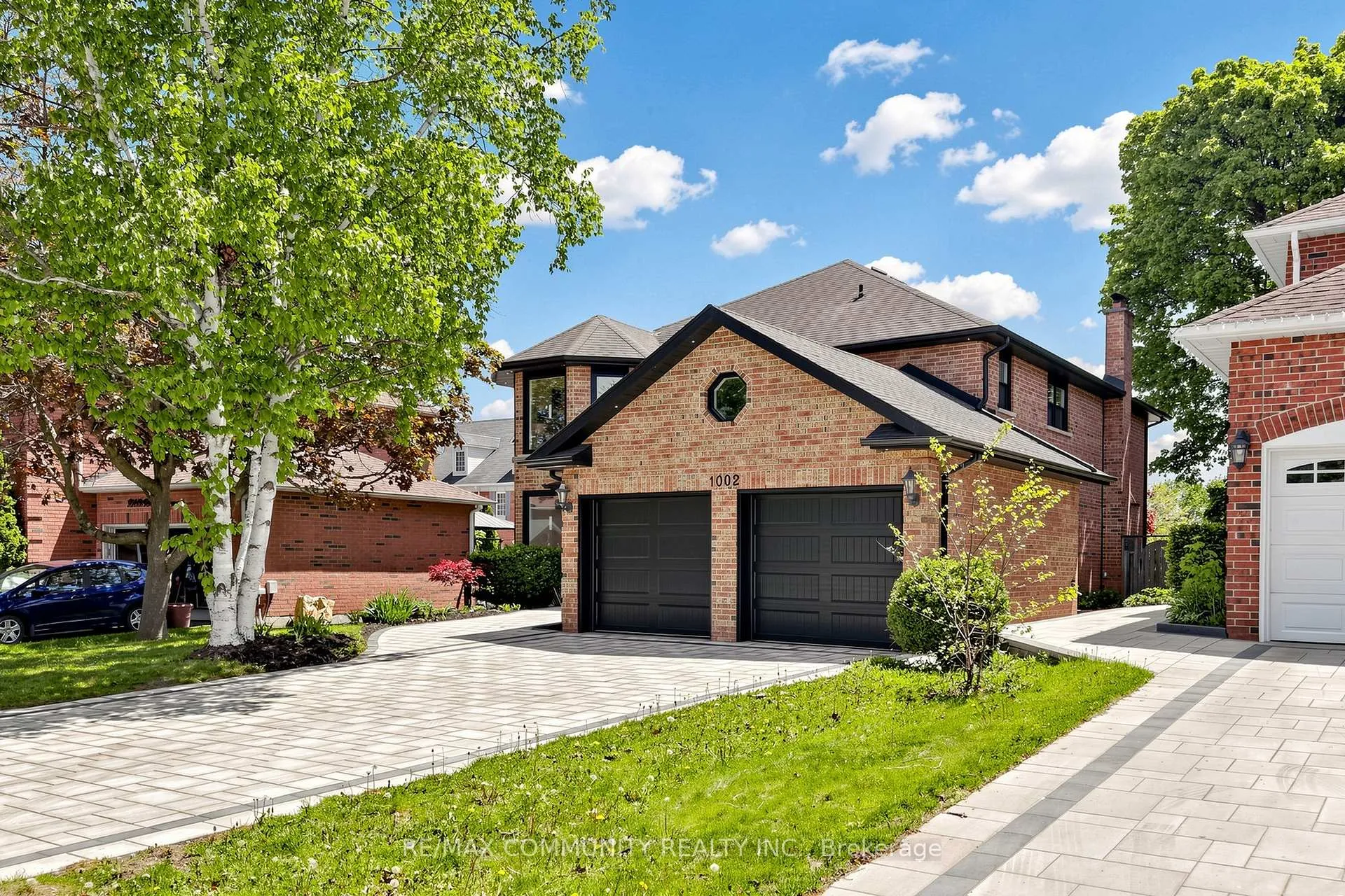 Photo 3 of 1002 Riverview Crescent, Pickering, Rougemount — HOMEH