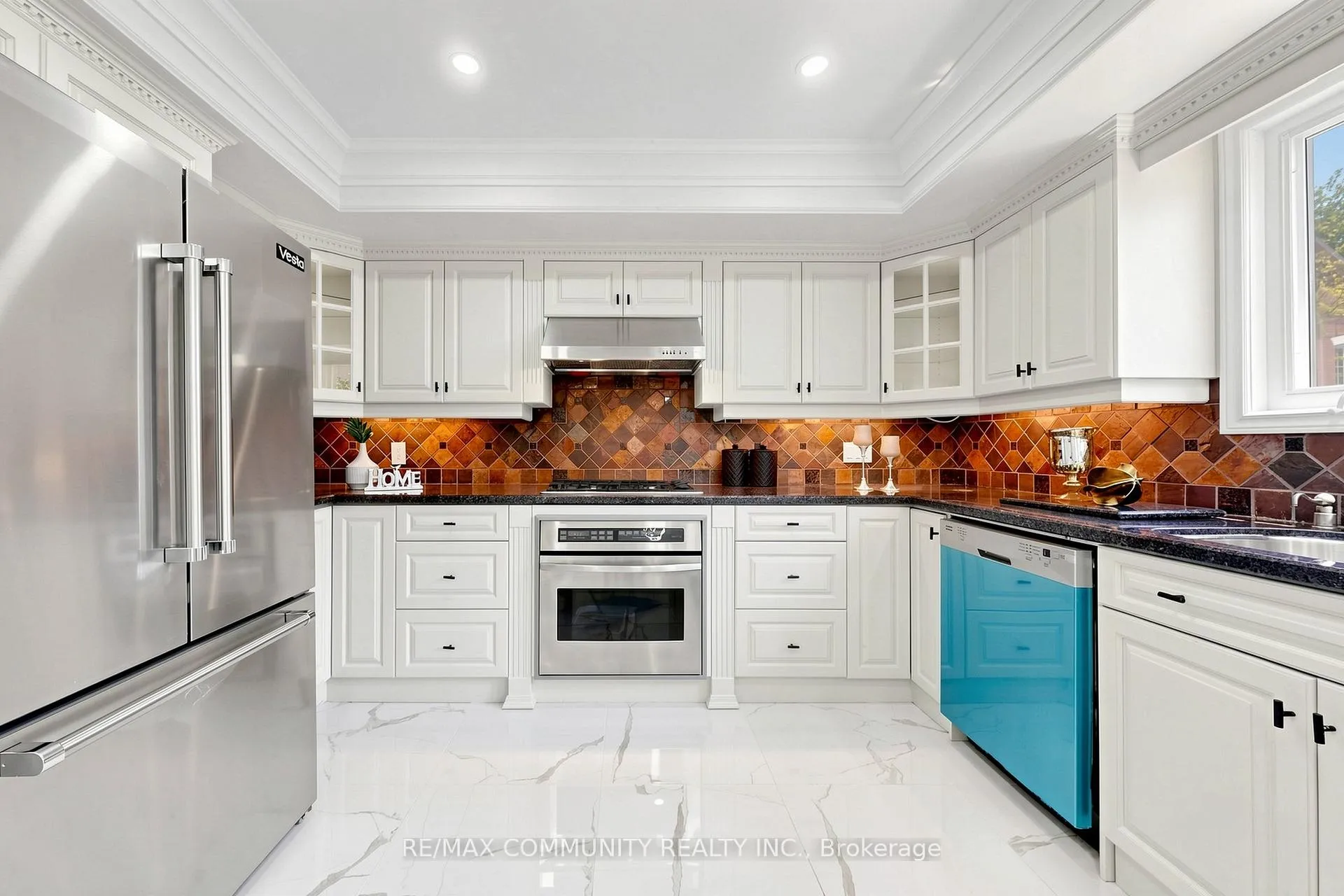 Photo 19 of 1002 Riverview Crescent, Pickering, Rougemount — HOMEH
