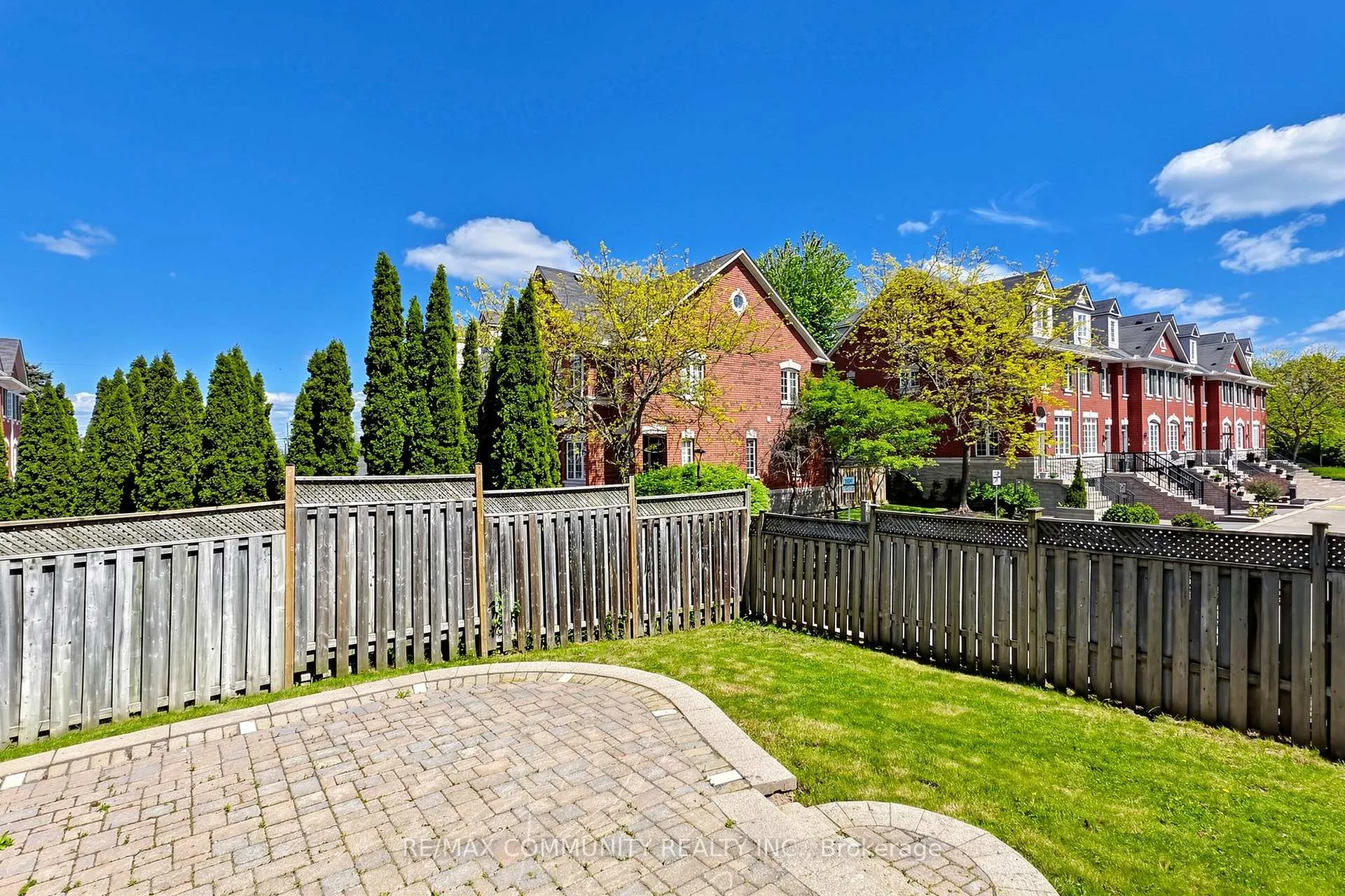 Photo 48 of 1002 Riverview Crescent, Pickering, Rougemount — HOMEH