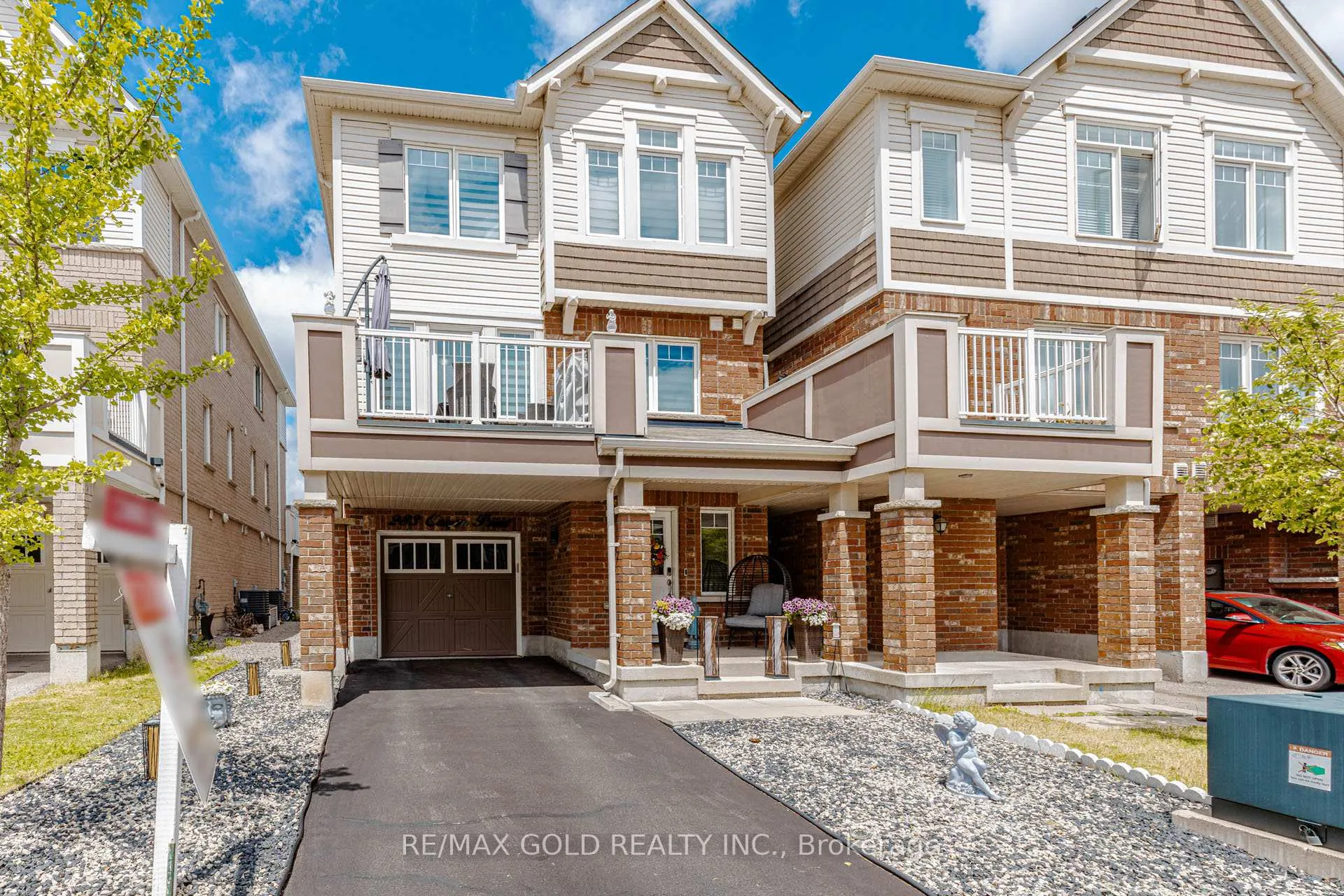 Front of 283 Casson Point