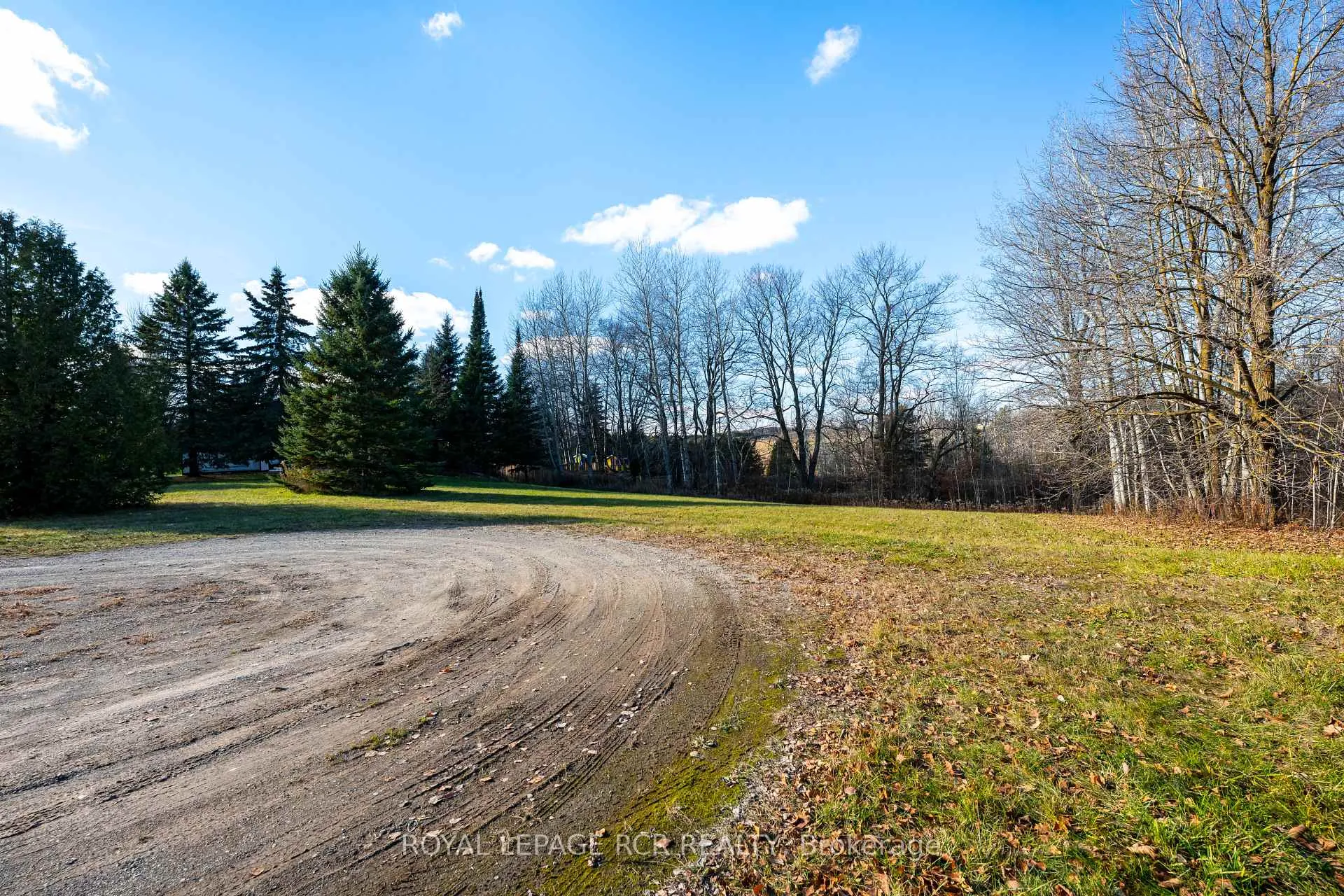 Photo 4 of 2 Rayburn Meadows, East Garafraxa, Rural East Garafraxa — HOMEH