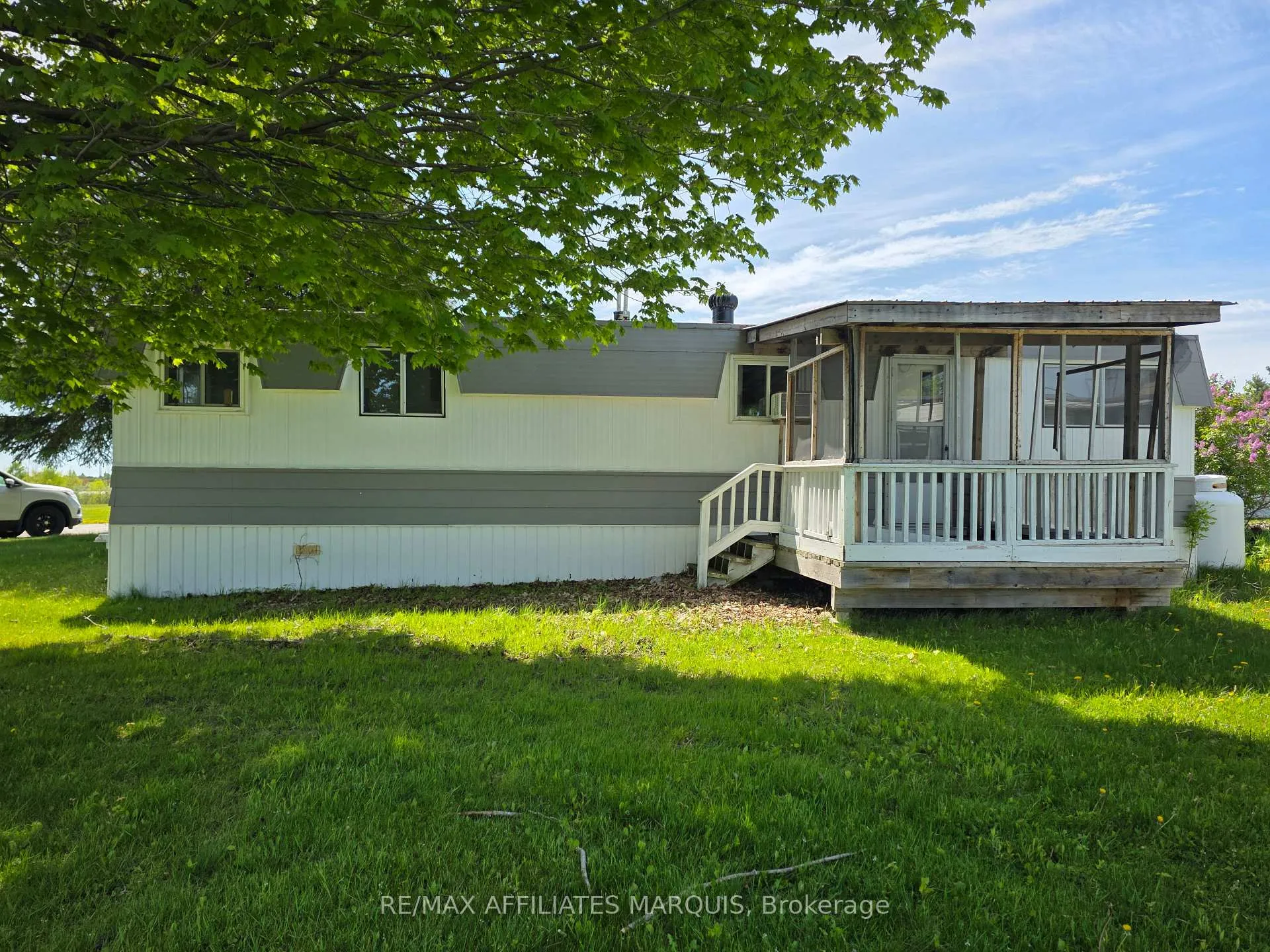 Photo 2 of 202 Jack Street, Smiths Falls — HOMEH