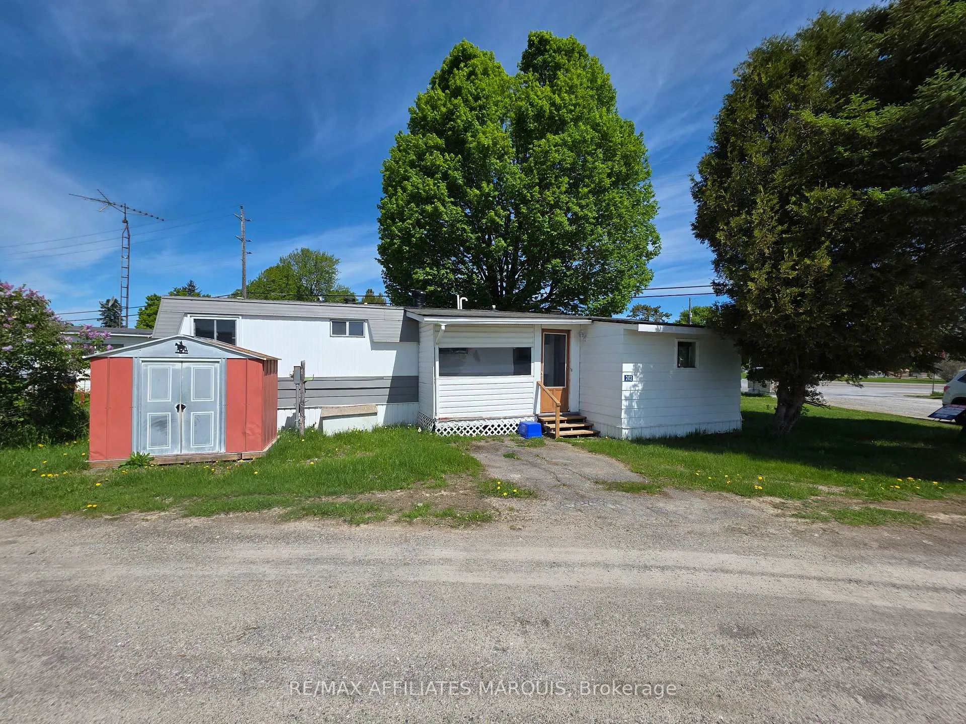 Photo 4 of 202 Jack Street, Smiths Falls — HOMEH