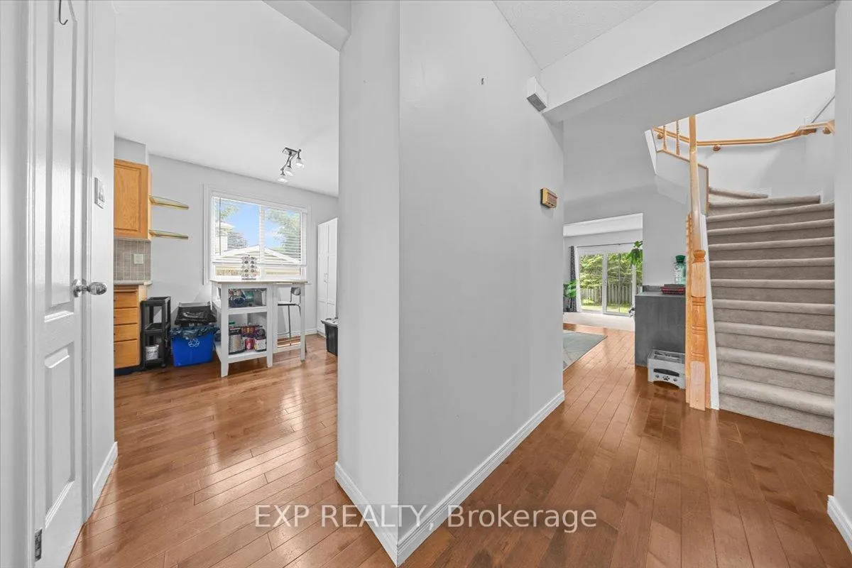 Photo 4 of 32 Flanders Street, Ottawa, Barrhaven - Cedargrove/Fraserdale — HOMEH