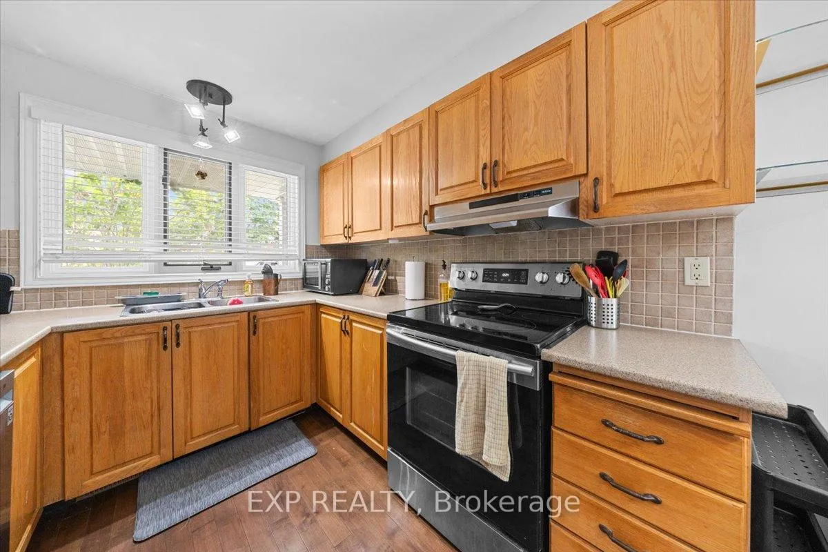 Photo 8 of 32 Flanders Street, Ottawa, Barrhaven - Cedargrove/Fraserdale — HOMEH