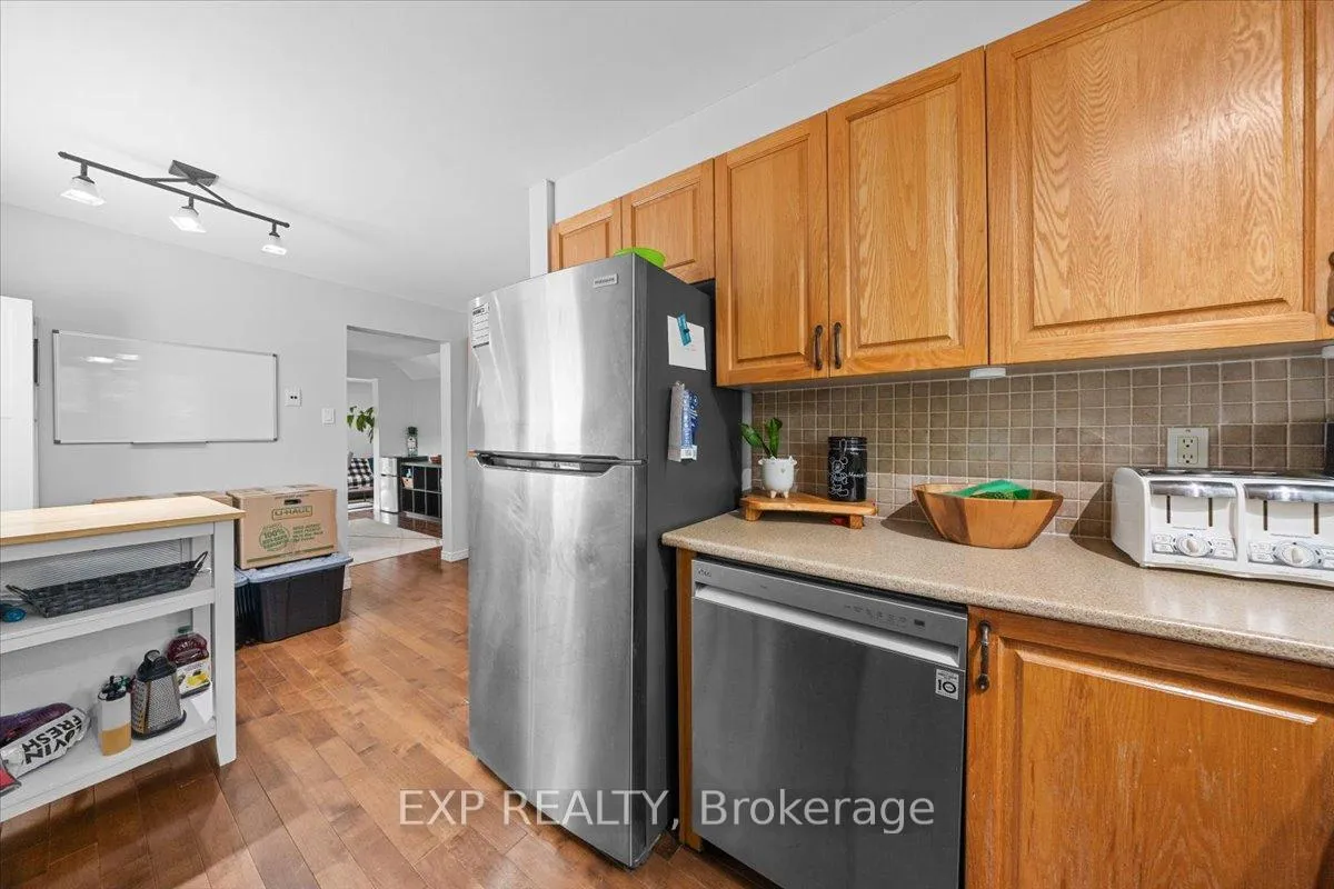 Photo 9 of 32 Flanders Street, Ottawa, Barrhaven - Cedargrove/Fraserdale — HOMEH