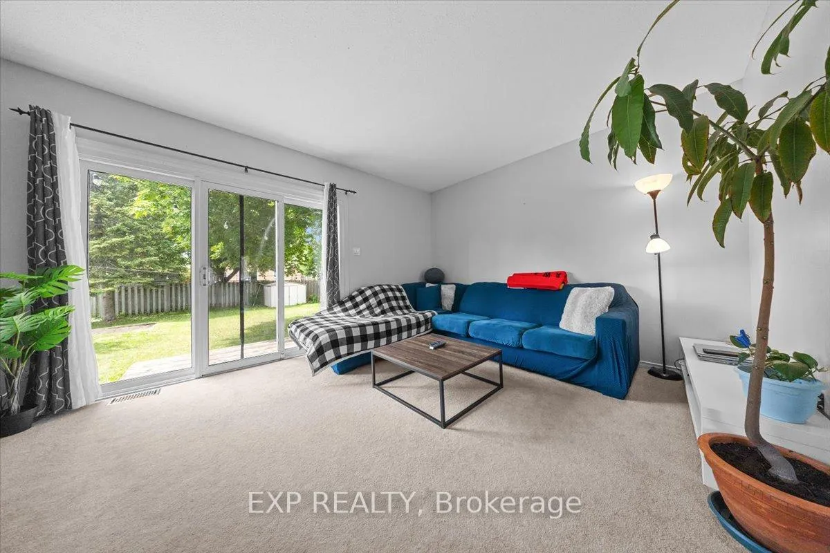 Photo 13 of 32 Flanders Street, Ottawa, Barrhaven - Cedargrove/Fraserdale — HOMEH