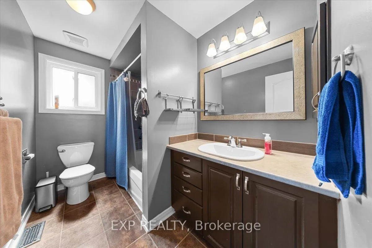 Photo 23 of 32 Flanders Street, Ottawa, Barrhaven - Cedargrove/Fraserdale — HOMEH