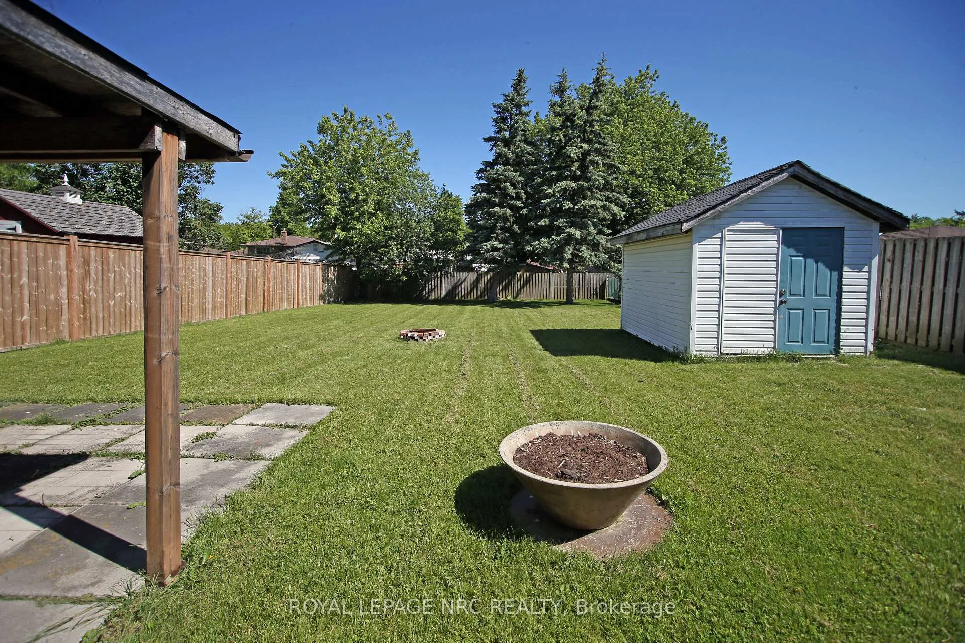 Photo 6 of 8025 Thorton Street, Niagara Falls, Ascot — HOMEH