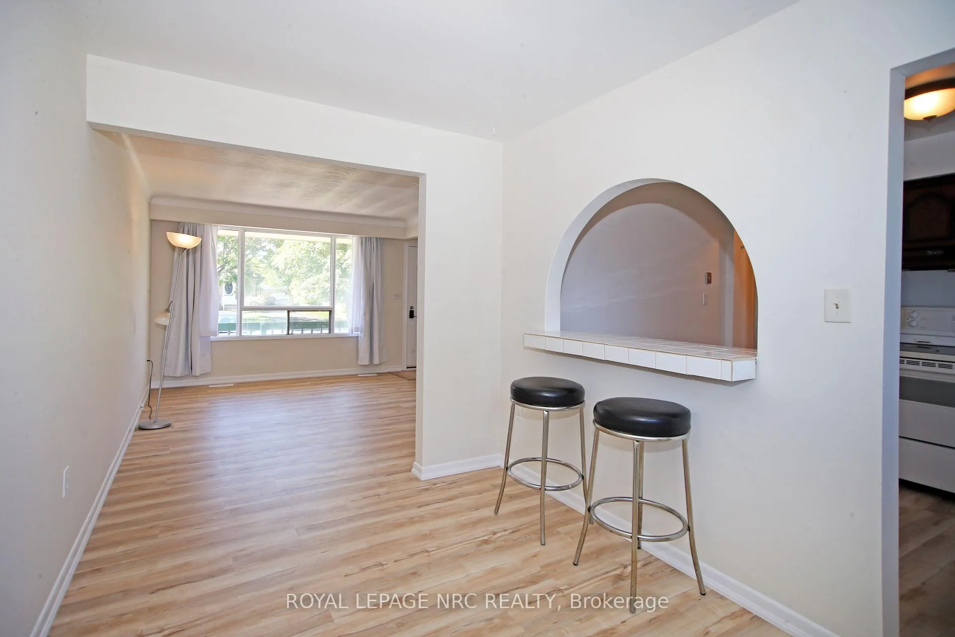 Photo 16 of 8025 Thorton Street, Niagara Falls, Ascot — HOMEH