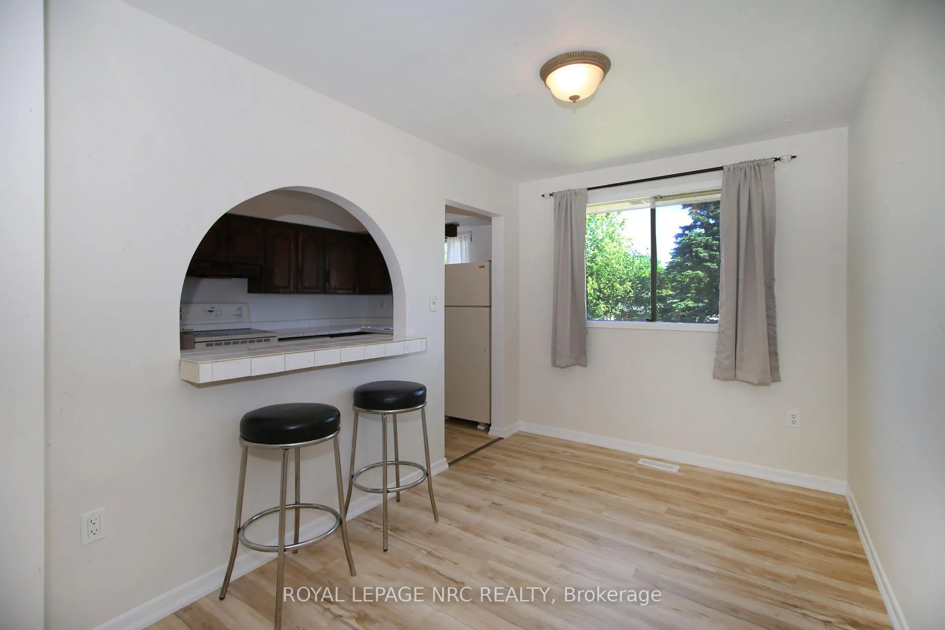Photo 17 of 8025 Thorton Street, Niagara Falls, Ascot — HOMEH