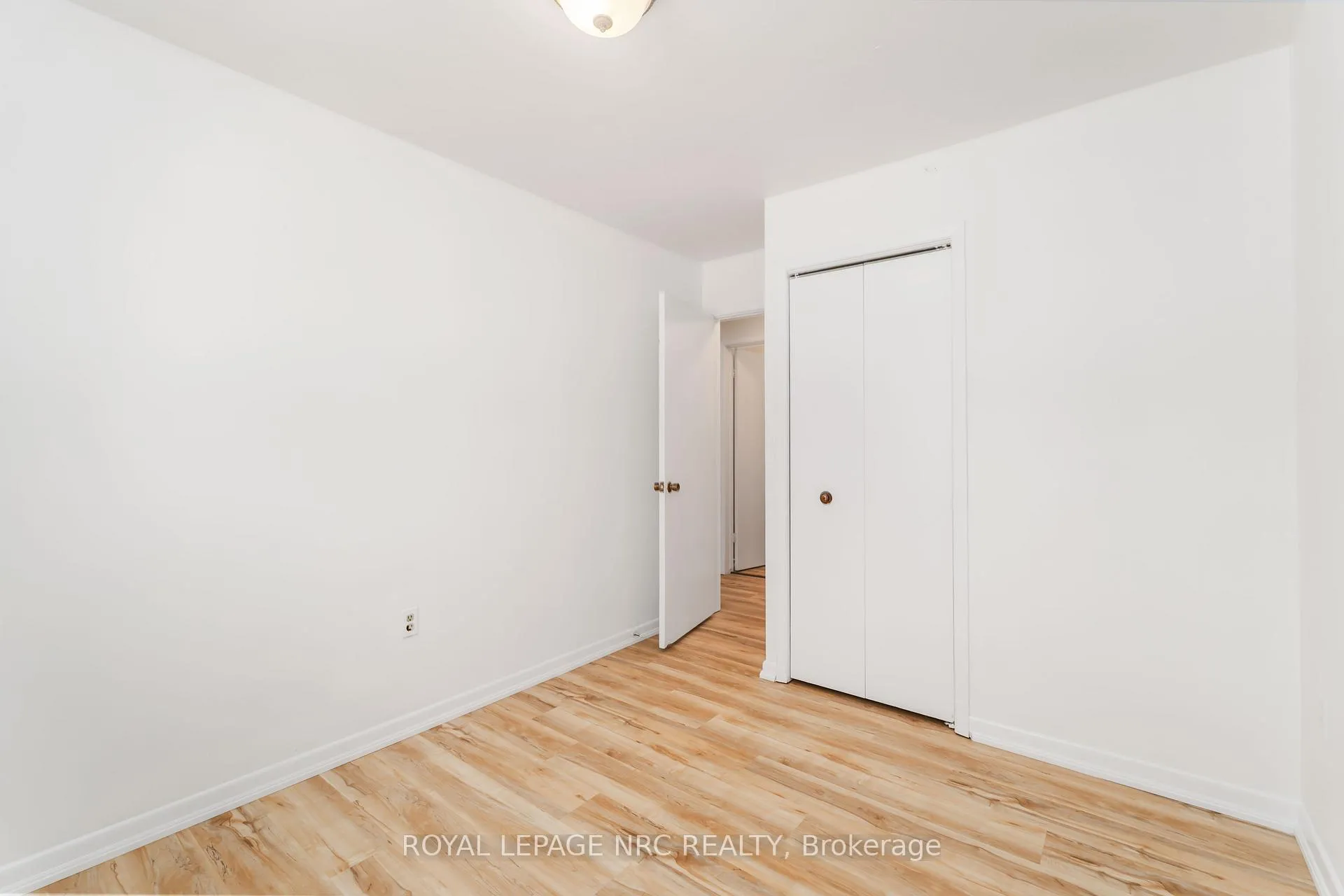 Photo 22 of 8025 Thorton Street, Niagara Falls, Ascot — HOMEH