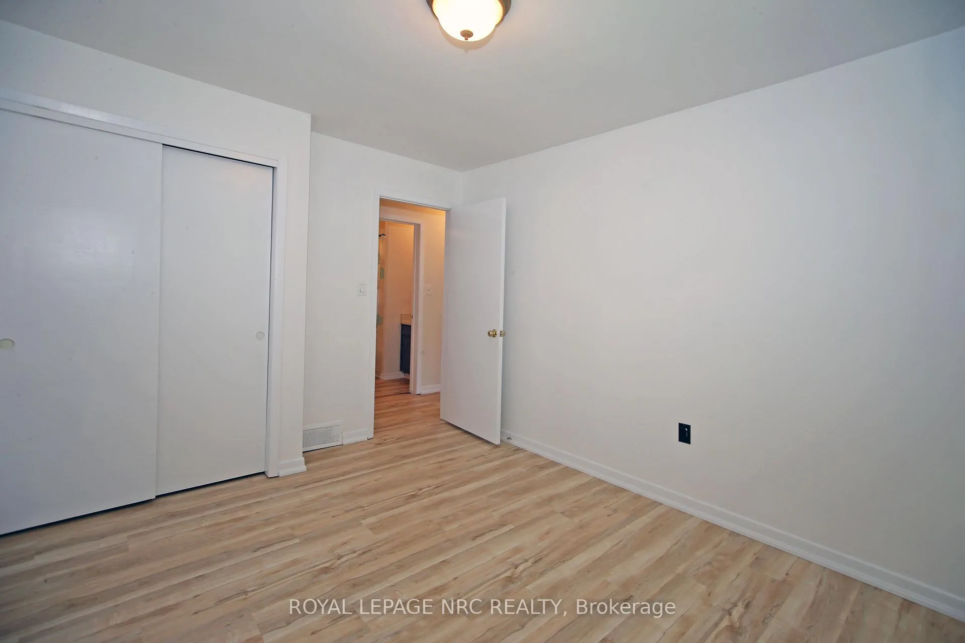Photo 27 of 8025 Thorton Street, Niagara Falls, Ascot — HOMEH
