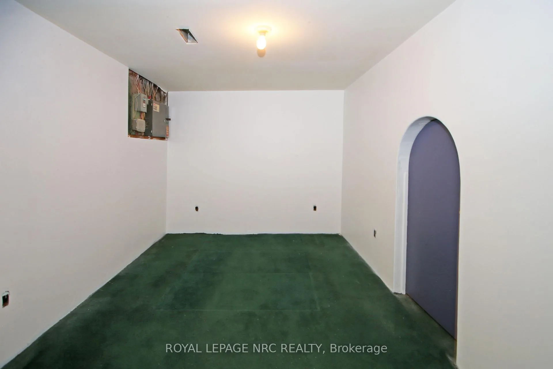 Photo 33 of 8025 Thorton Street, Niagara Falls, Ascot — HOMEH