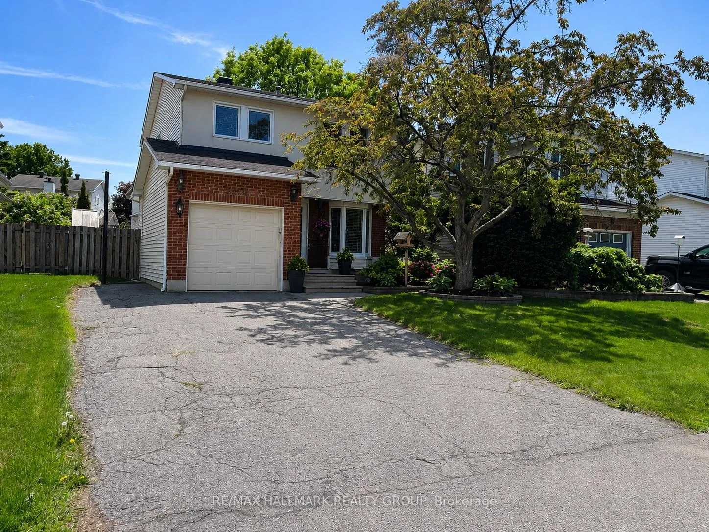 Photo 1 of 6352 Long Bow Gate, Ottawa, Hiawatha Park/Convent Glen — HOMEH
